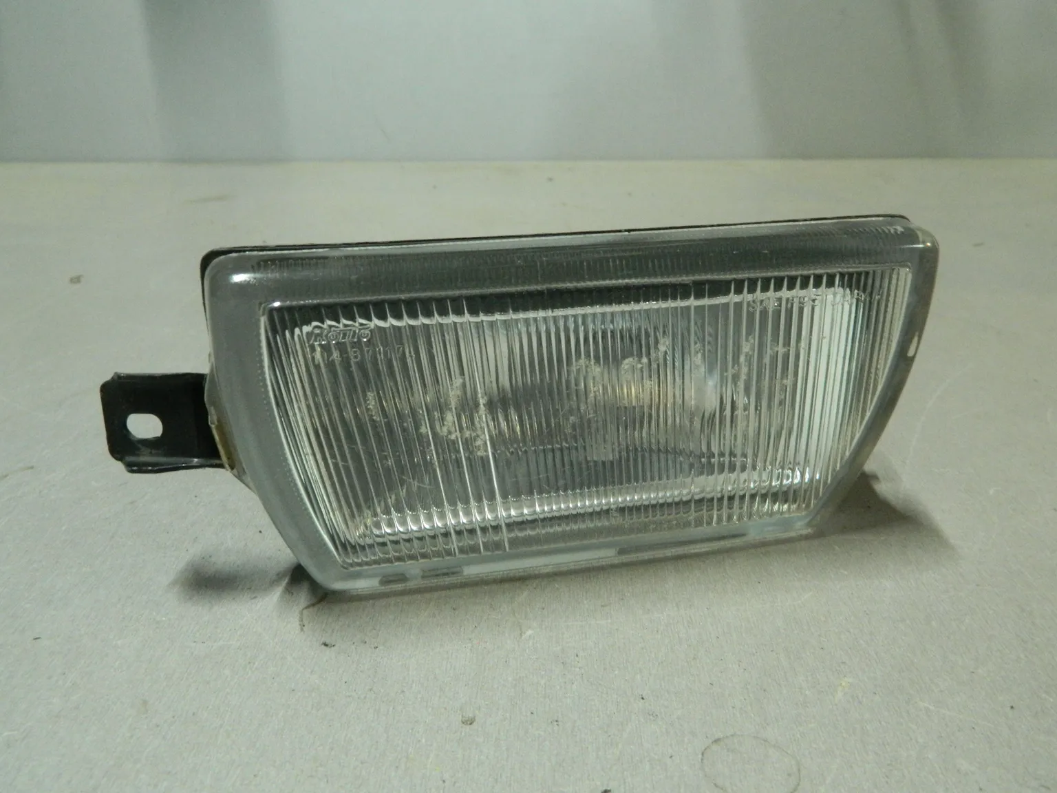 Фара противотуманная MITSUBISHI DIAMANTE F36A Перед Лев (Контрактный) 79768326