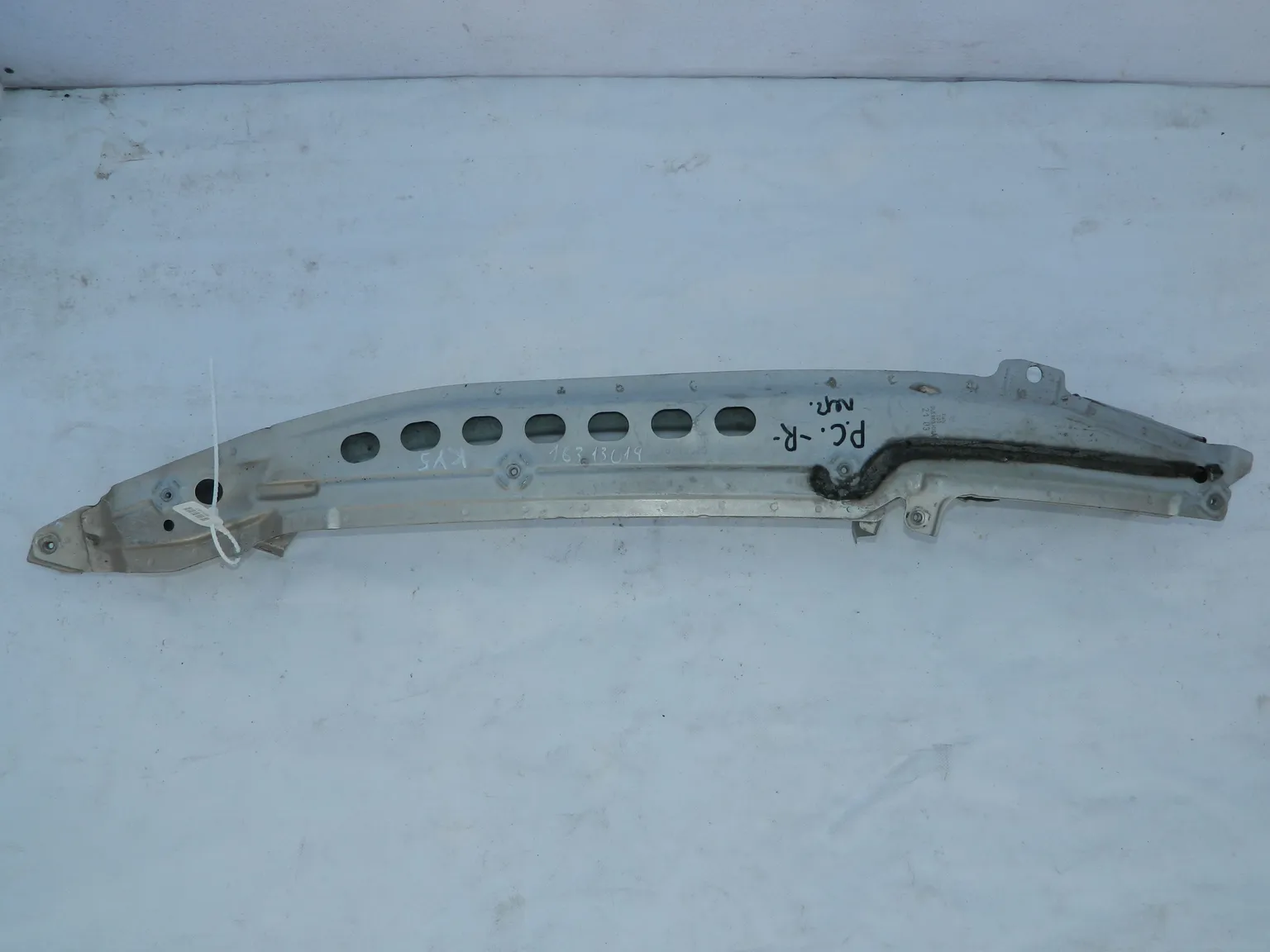 Кронштейн крыла PORSCHE CAYENNE 955 Перед Прав (Контрактный)