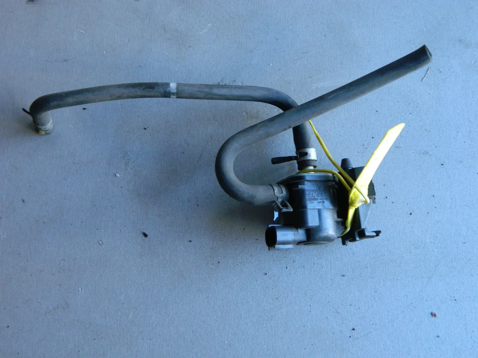 Клапан вакуумный TOYOTA 2AZFE (Контрактный) 40940504