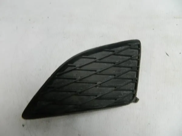 Заглушка бампера TOYOTA COROLLA Лев (Контрактный)