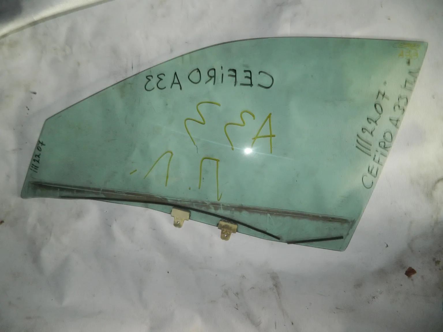 Стекло двери NISSAN CEFIRO A33 Перед. Лев (Контрактный) 1112207