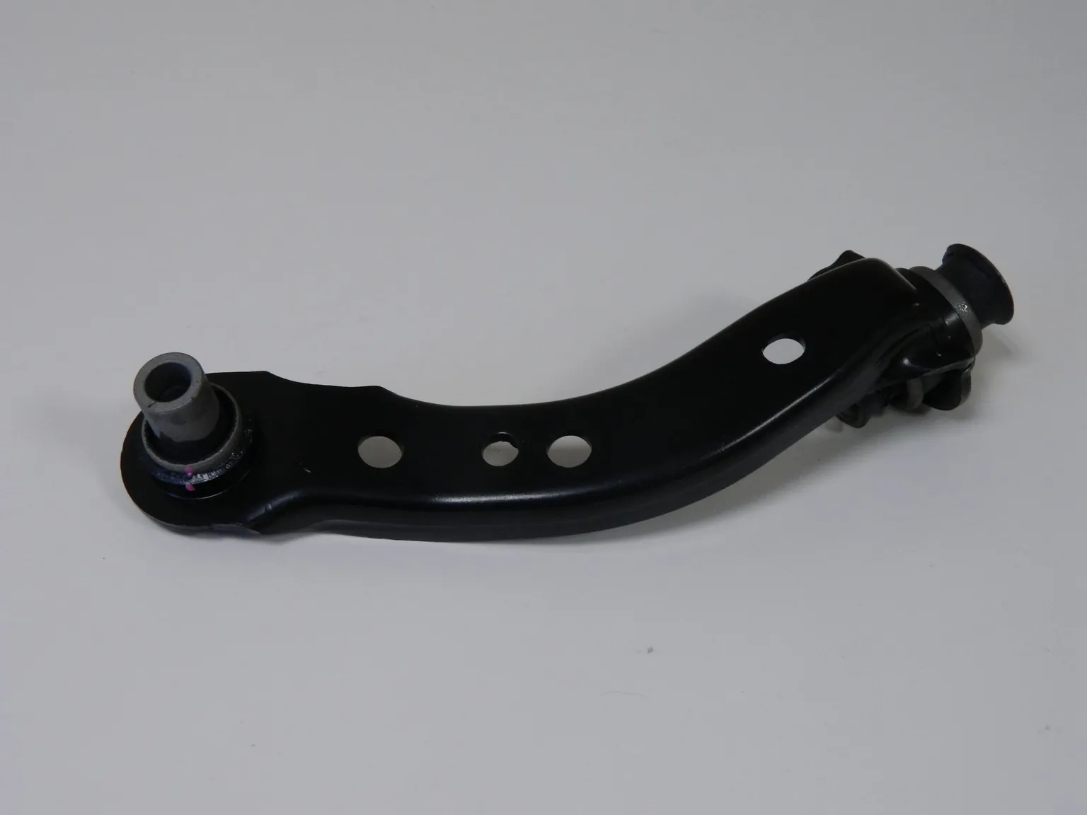Рычаг GENERAL PARTS NSLNM1 NISSAN TIIDA C11 Перед Прав 54524AX001