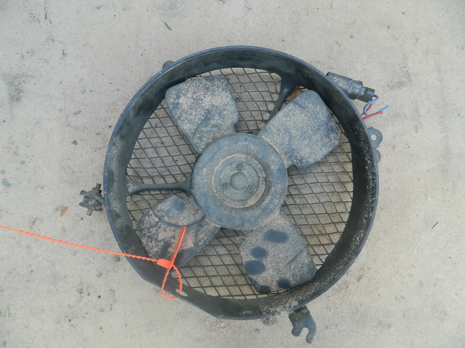 Диффузор радиатора TOYOTA CARINA AT170 (Контрактный) 72355358 8859020180