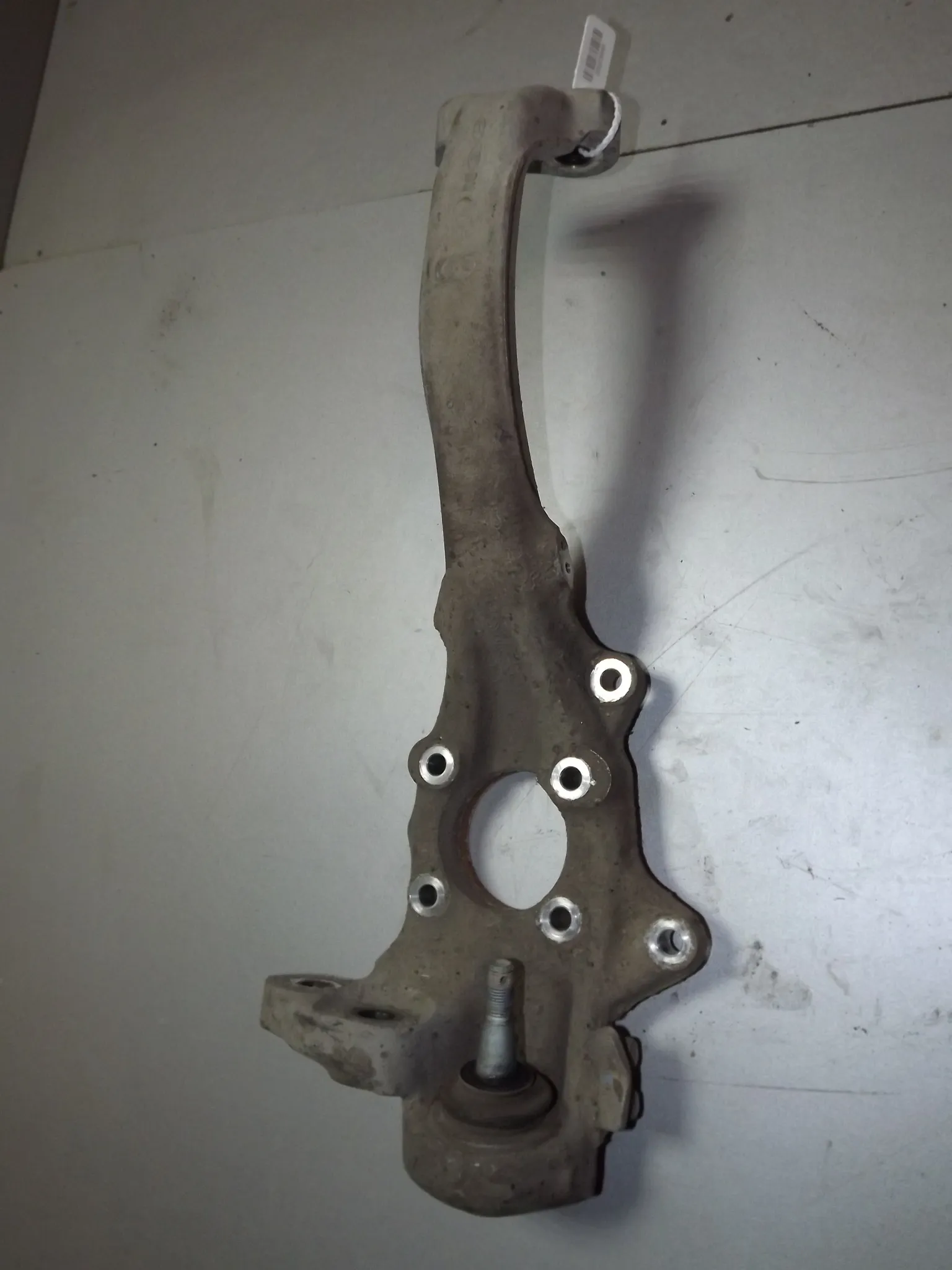 Кулак поворотный HYUNDAI EQUUS VI G6DA 2013-2015 Перед Прав (Б/У) 35023949