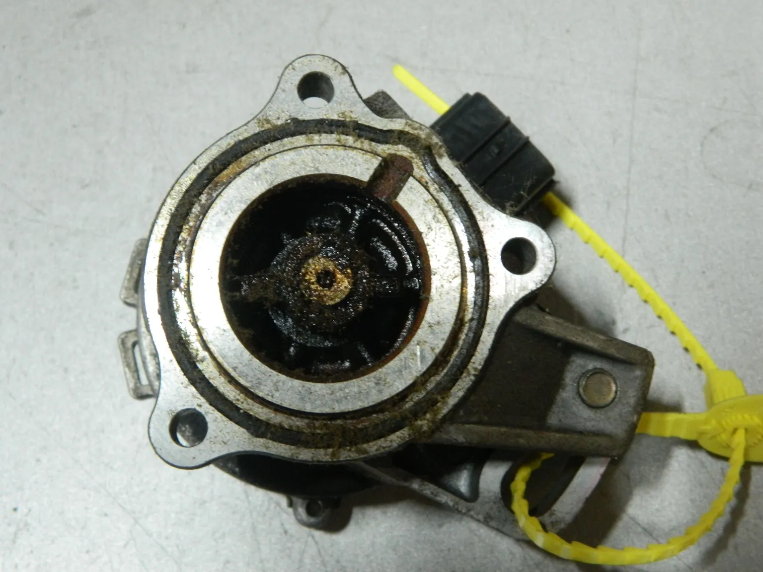 Трамблер MITSUBISHI 4A30T (Контрактный) 79780036