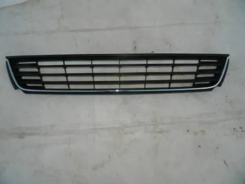 Решетка бампера NSP NSP086RU853671RYP Центр/хром POLO 10-