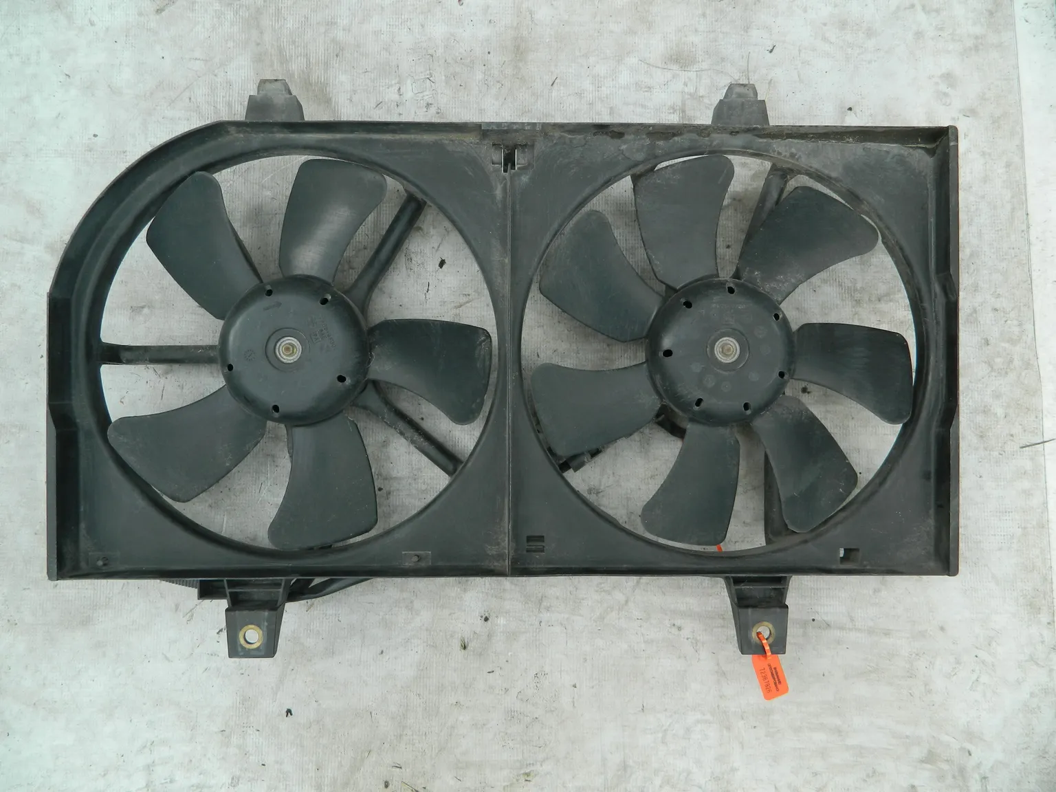 Диффузор радиатора NISSAN CEFIRO A33 (Контрактный) 72367926