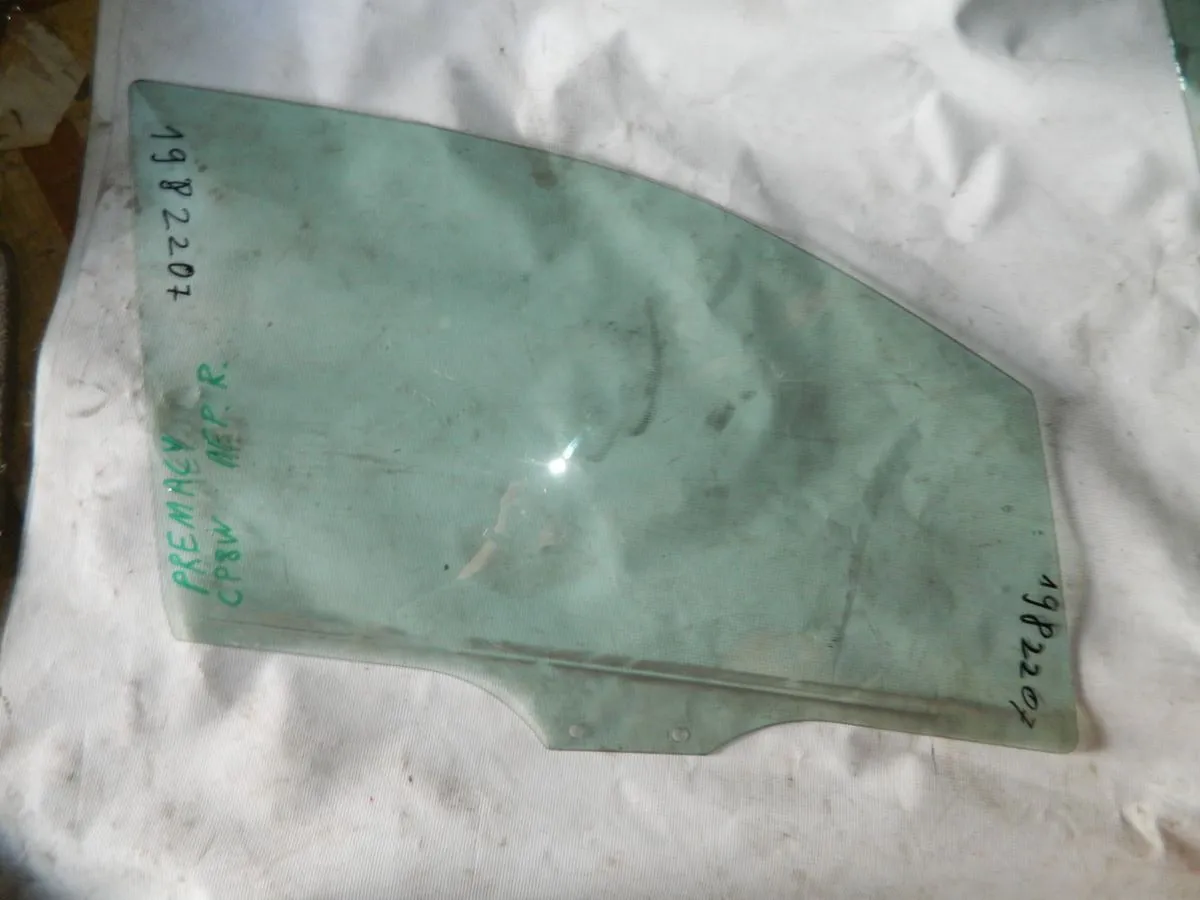 Стекло двери MAZDA PREMACY CP8W Перед. Прав (Контрактный) 1982207