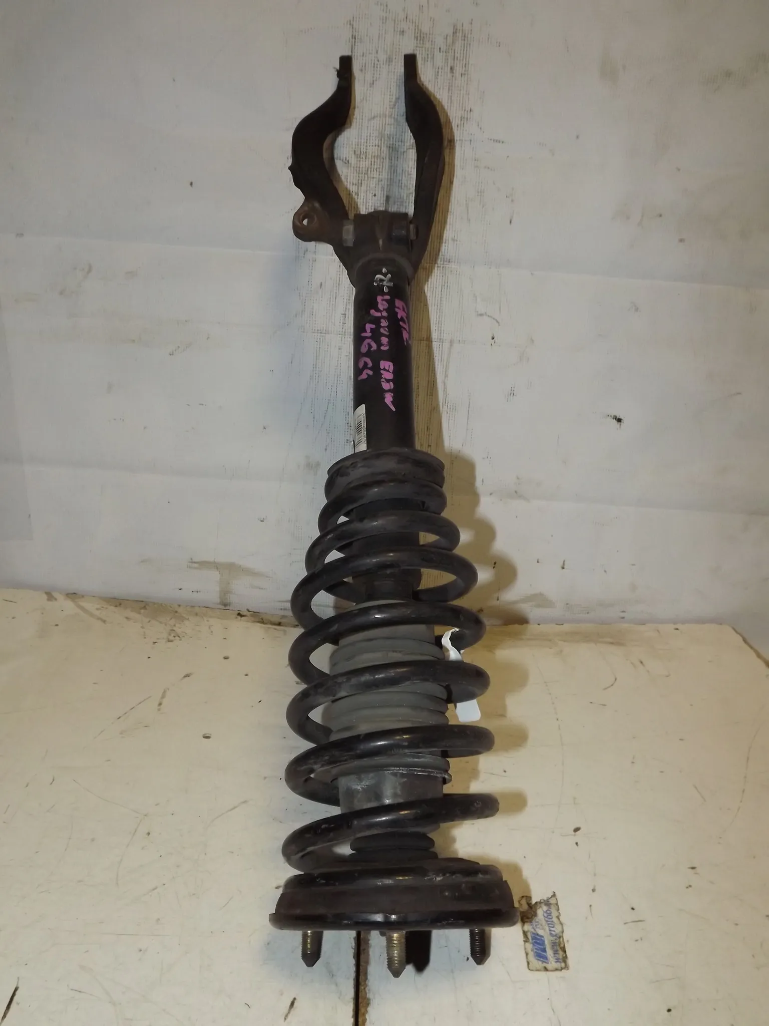 Стойка подвески MITSUBISHI LEGNUM EA3W Перед Прав (Контрактный)