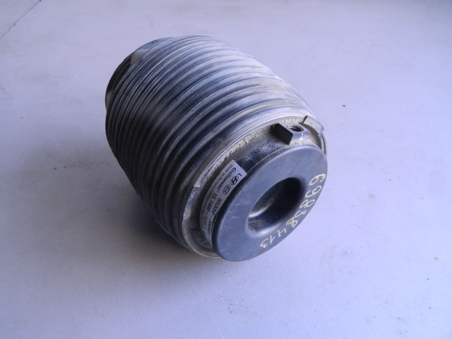 Пневмобаллон HYUNDAI EQUUS VI G6DJ Задн Лев (Б/У) 69838413