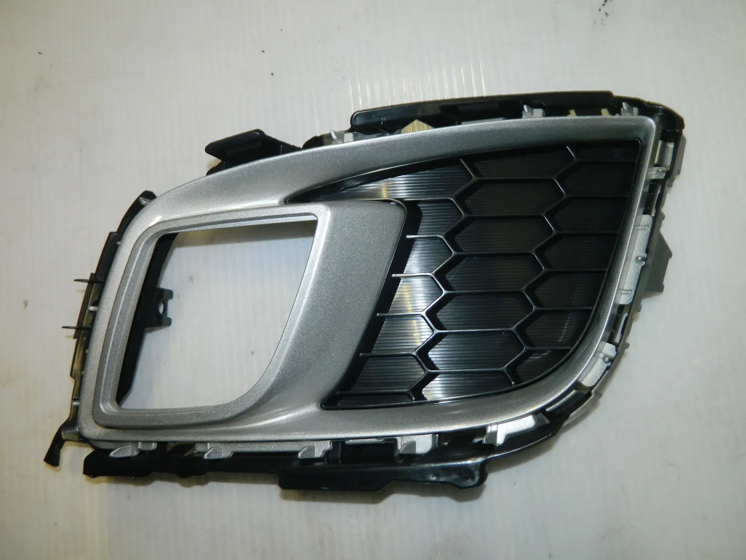 Оправа ПТФ SAT STMZ26219A2 MAZDA Sport