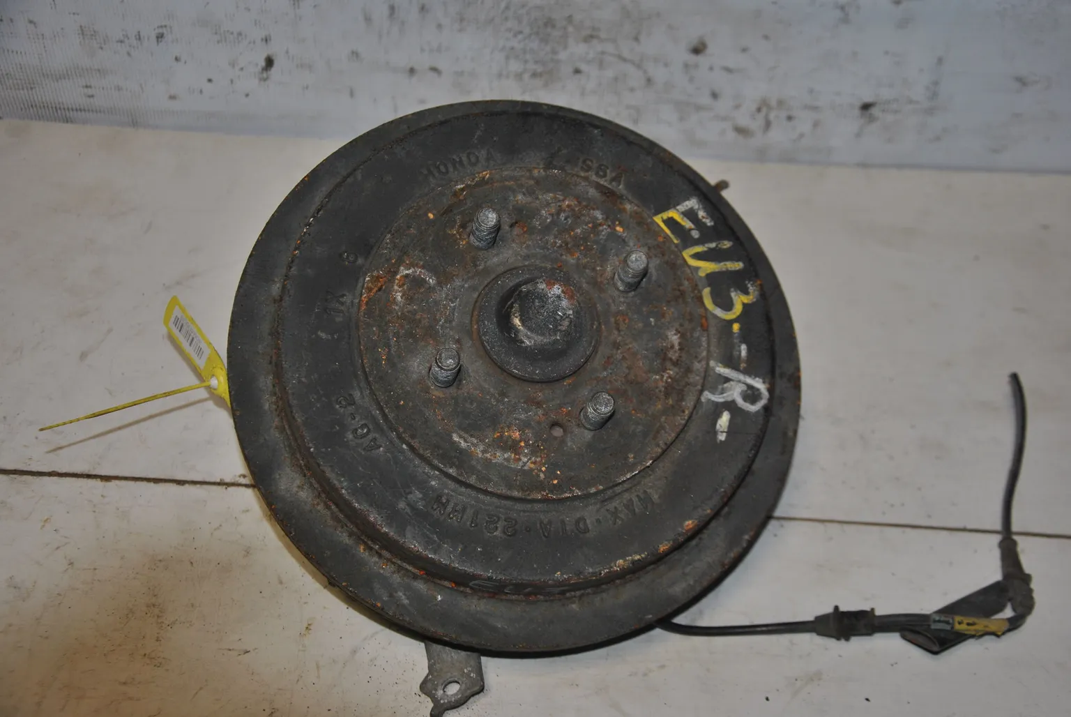 Ступица HONDA CIVIC EU3 Зад Прав (Контрактный) 40940809