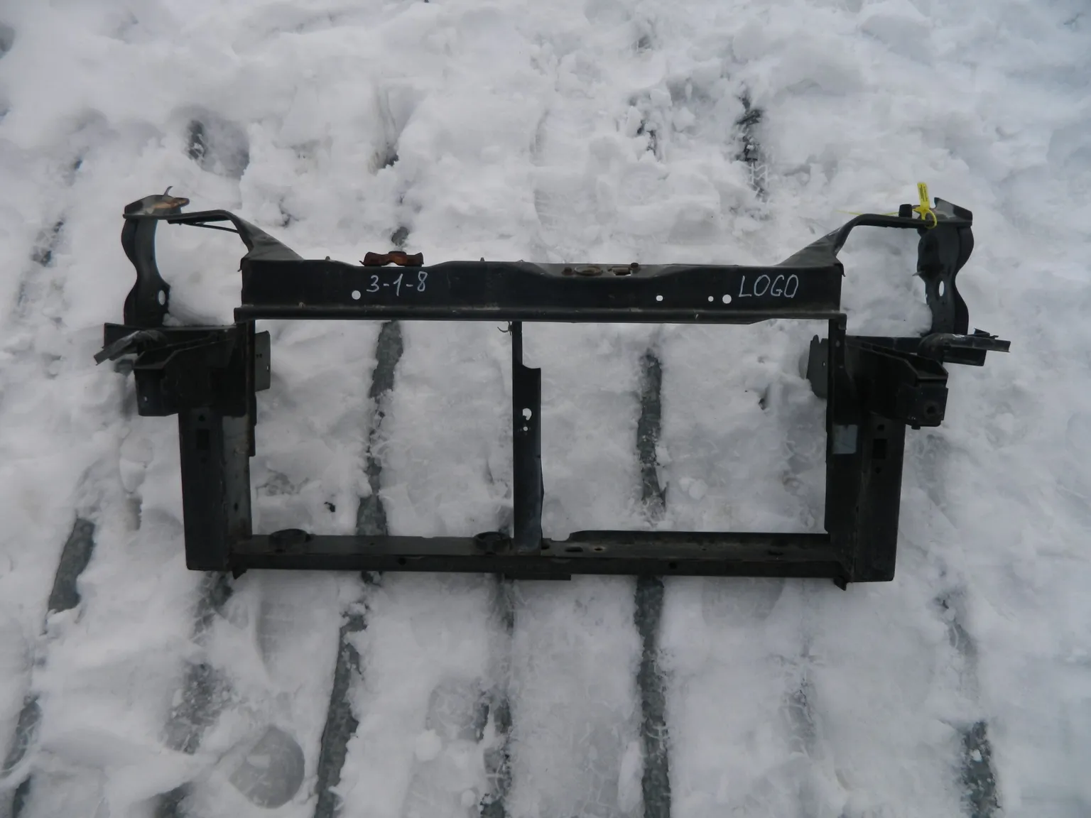 Рамка радиатора HONDA Logo GA3 (Контрактный) 79773973