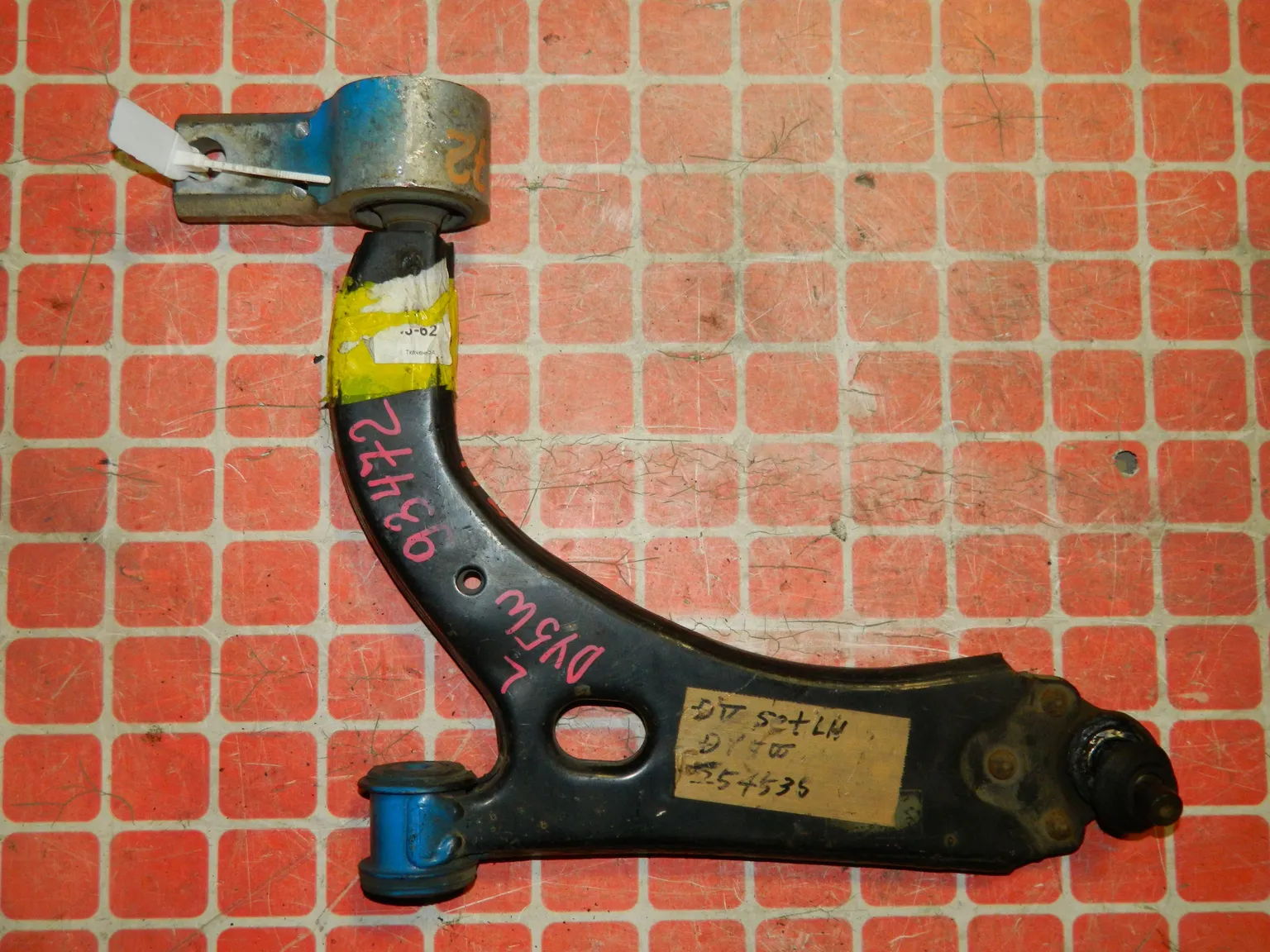 Рычаг подвески MAZDA DEMIO DY5W Перед Лев (Контрактный) 45980926