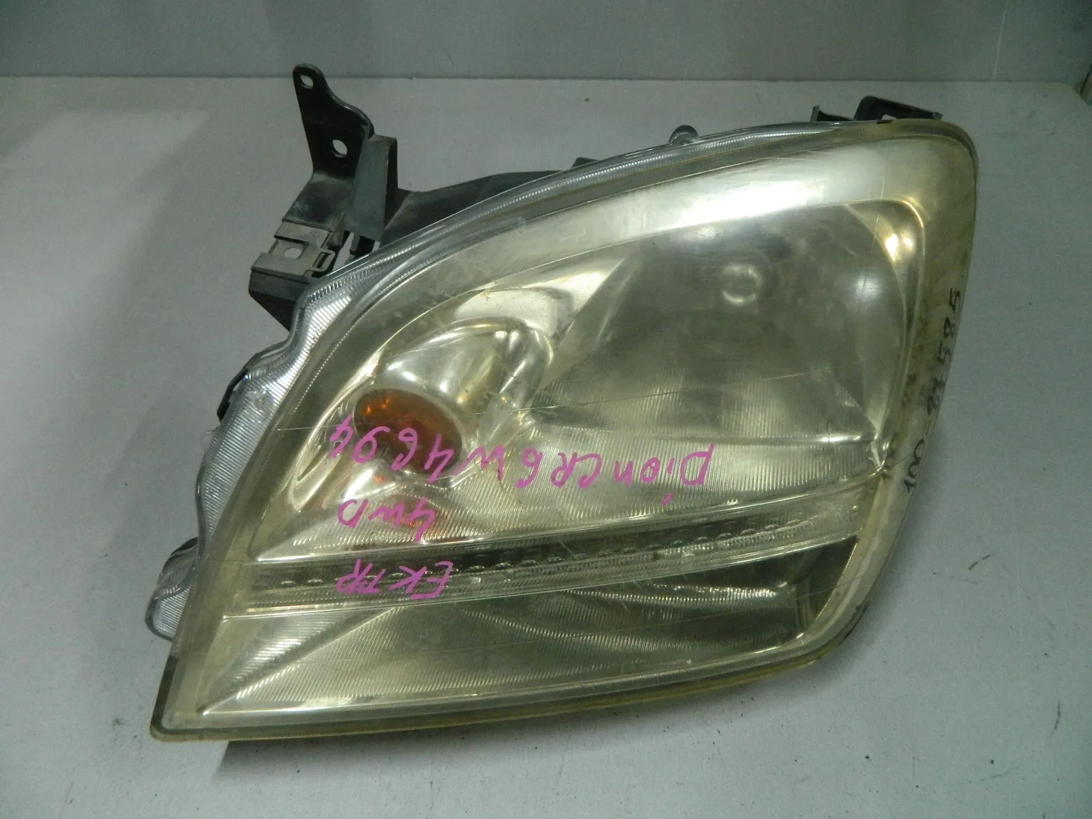 Фара MITSUBISHI Dion CR6W Перед Лев (Контрактный) 64492381
