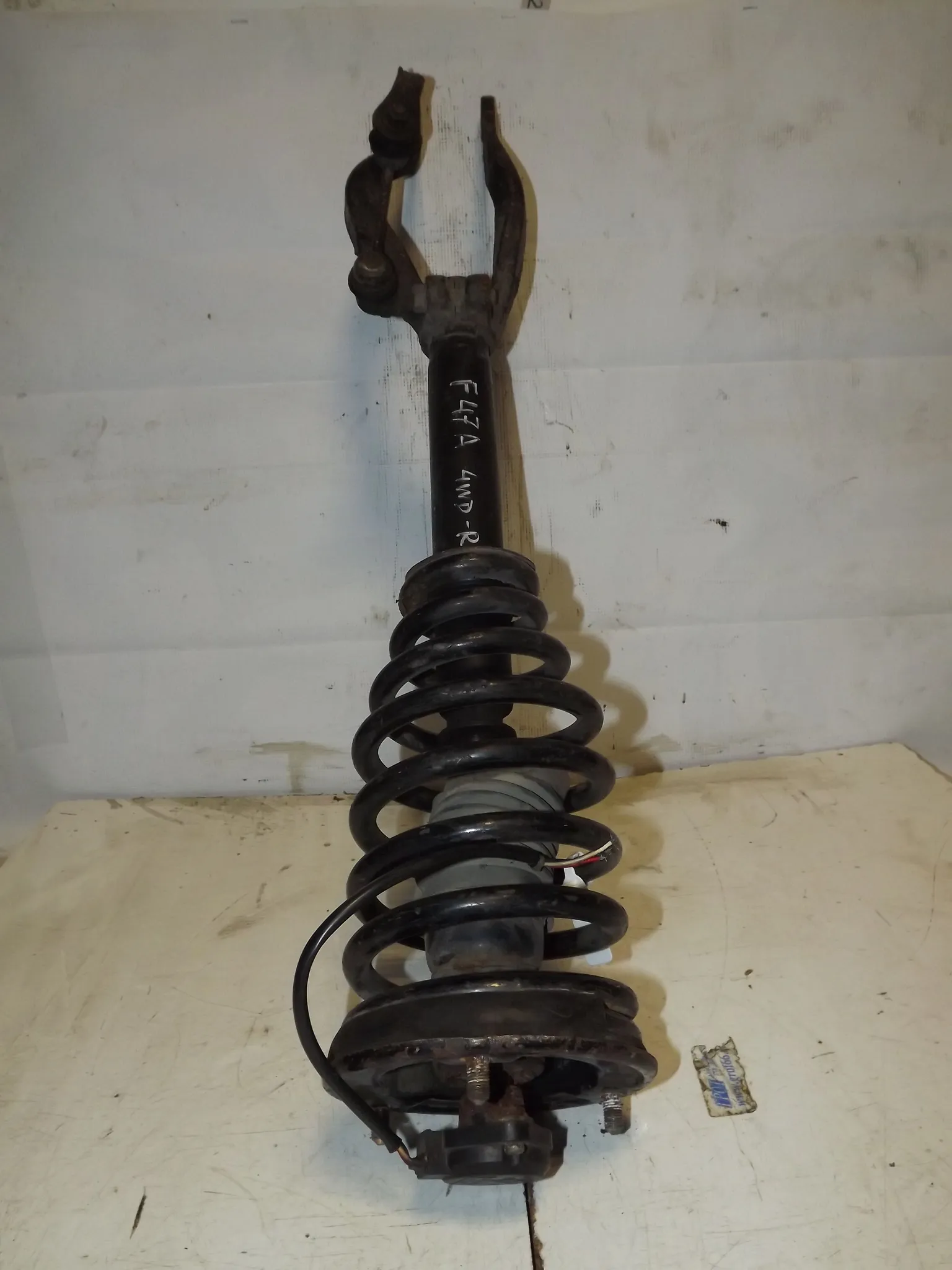 Стойка подвески MITSUBISHI DIAMANTE F47A Перед Прав (Контрактный)