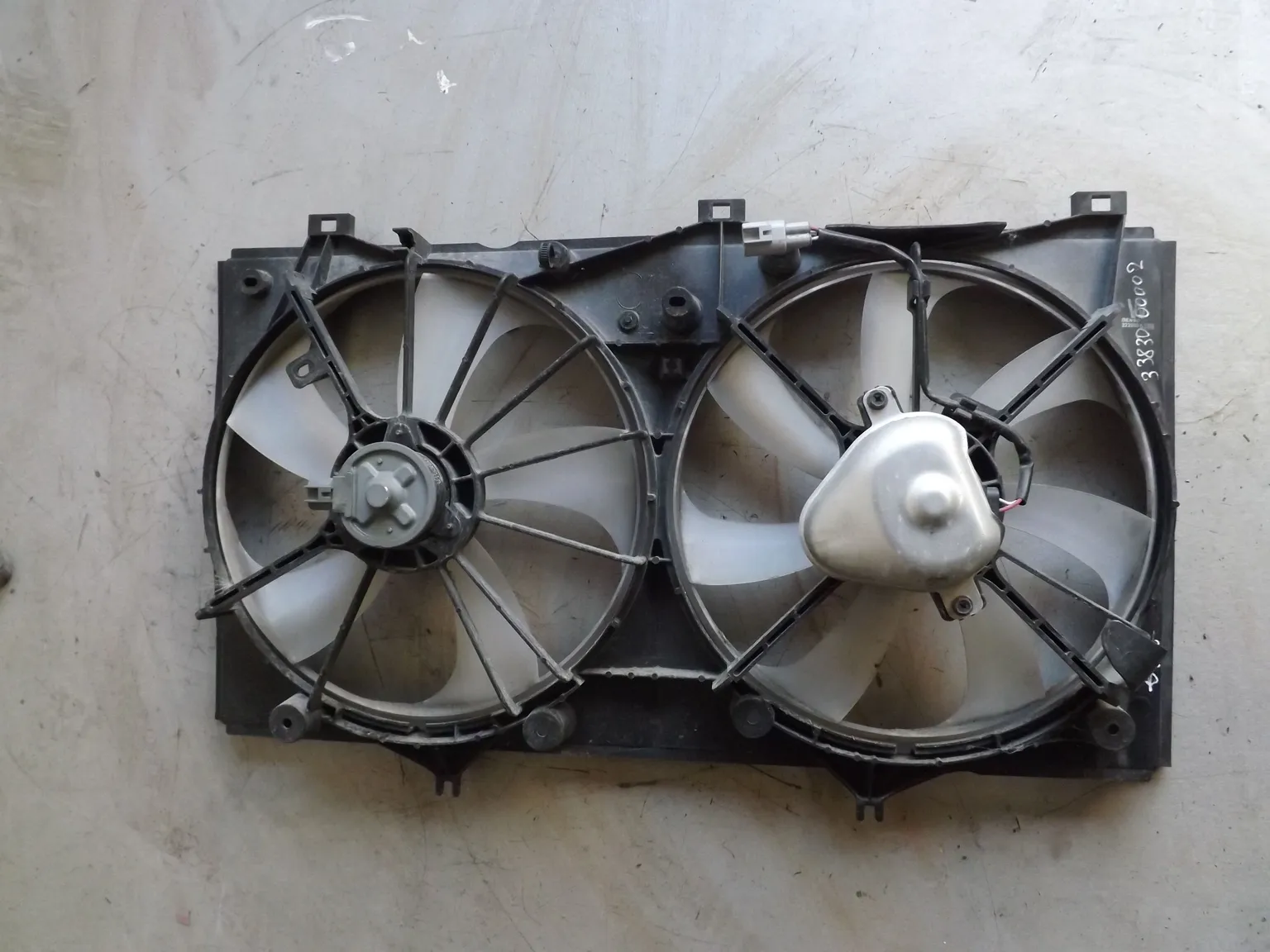 Диффузор радиатора TOYOTA CAMRY ACV40 (Контрактный) 3383000002