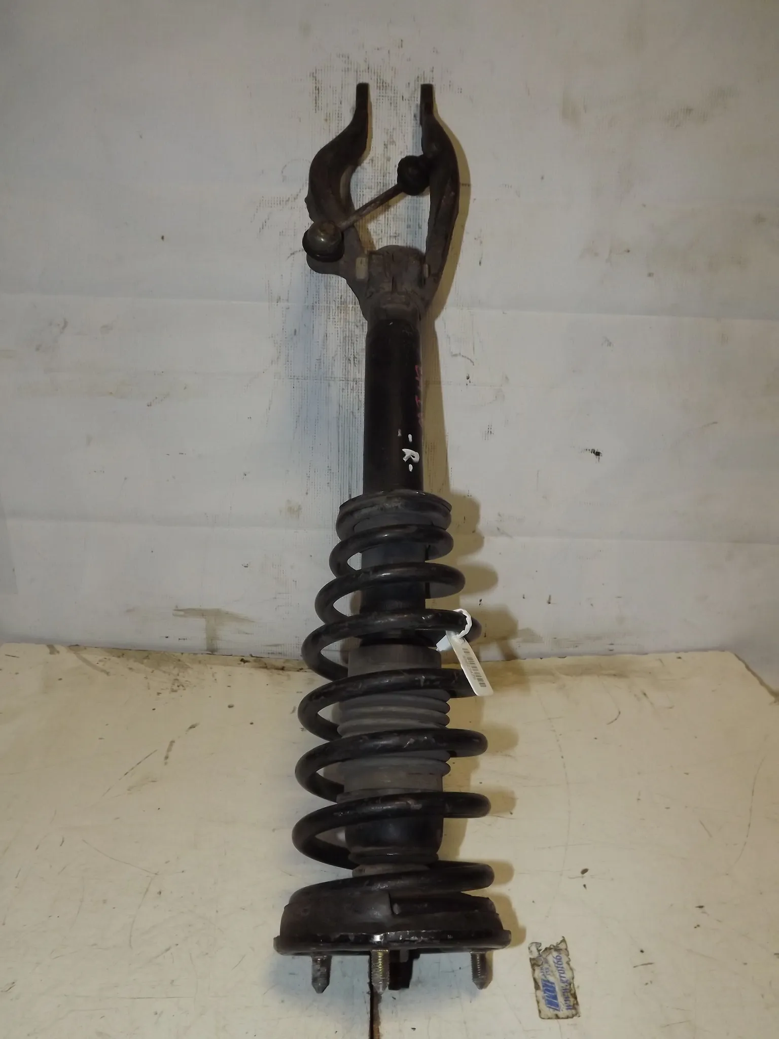 Стойка подвески MITSUBISHI GALANT EA1A Перед Прав (Контрактный) 35023478