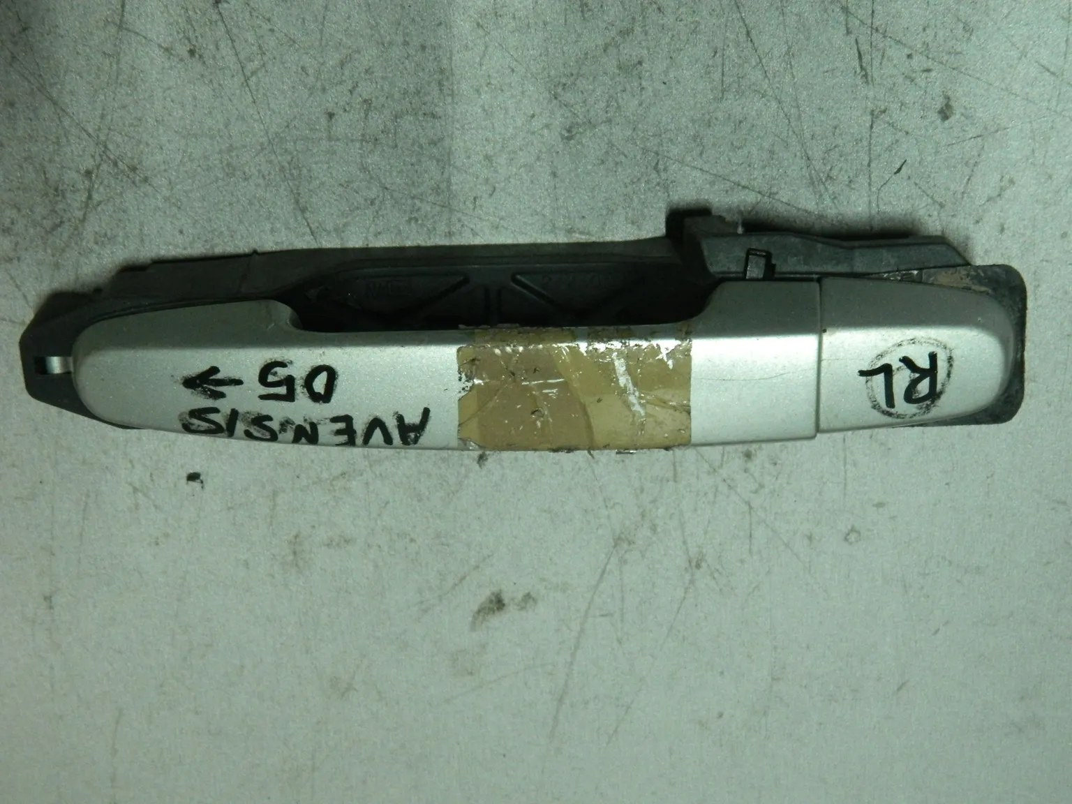 Ручка двери наружная TOYOTA AVENSIS AZT250 Зад Лев (Контрактный) 81528520