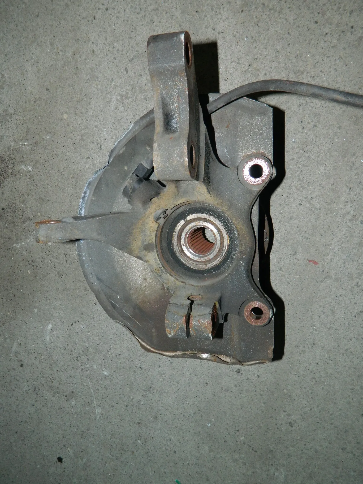 Ступица MITSUBISHI DINGO CQ2A Перед Лев (Контрактный) 79591198