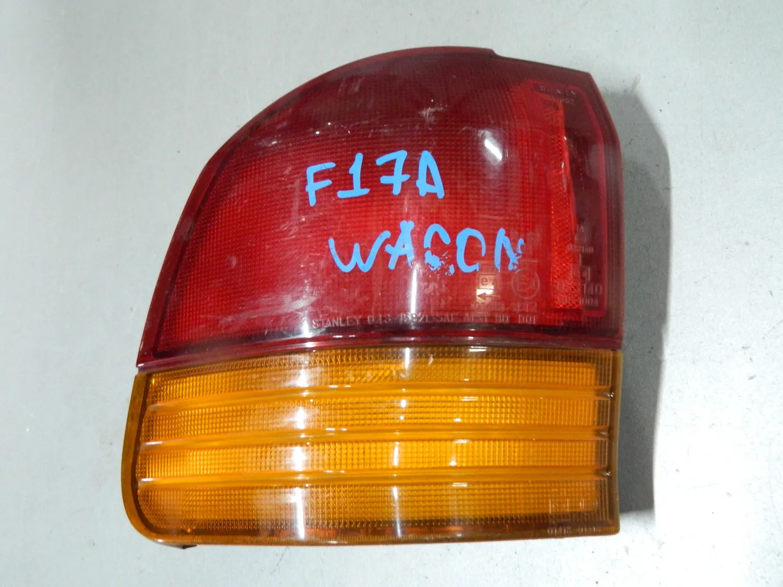 Фонарь MITSUBISHI DIAMANTE K45 Зад Лев (Контрактный) 68000096