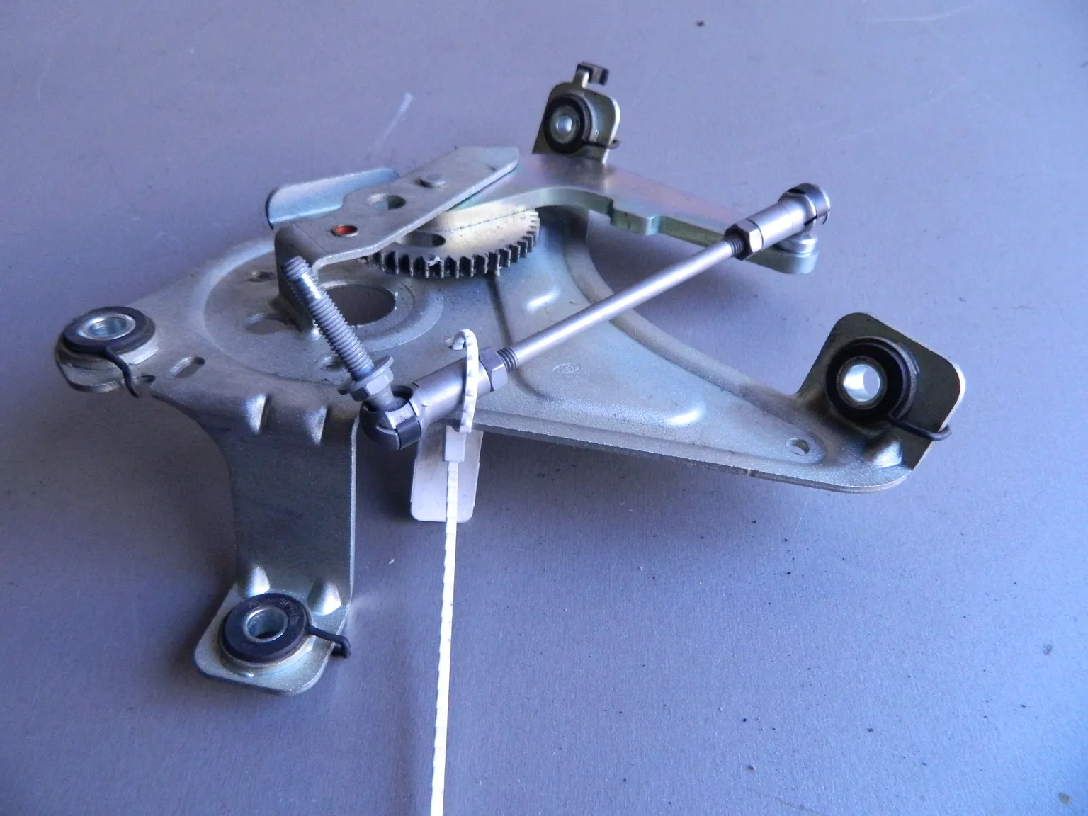 Механизм подъёма крышки багажника HYUNDAI EQUUS VI G6DA 2013-2015 (Б/У) 69586692