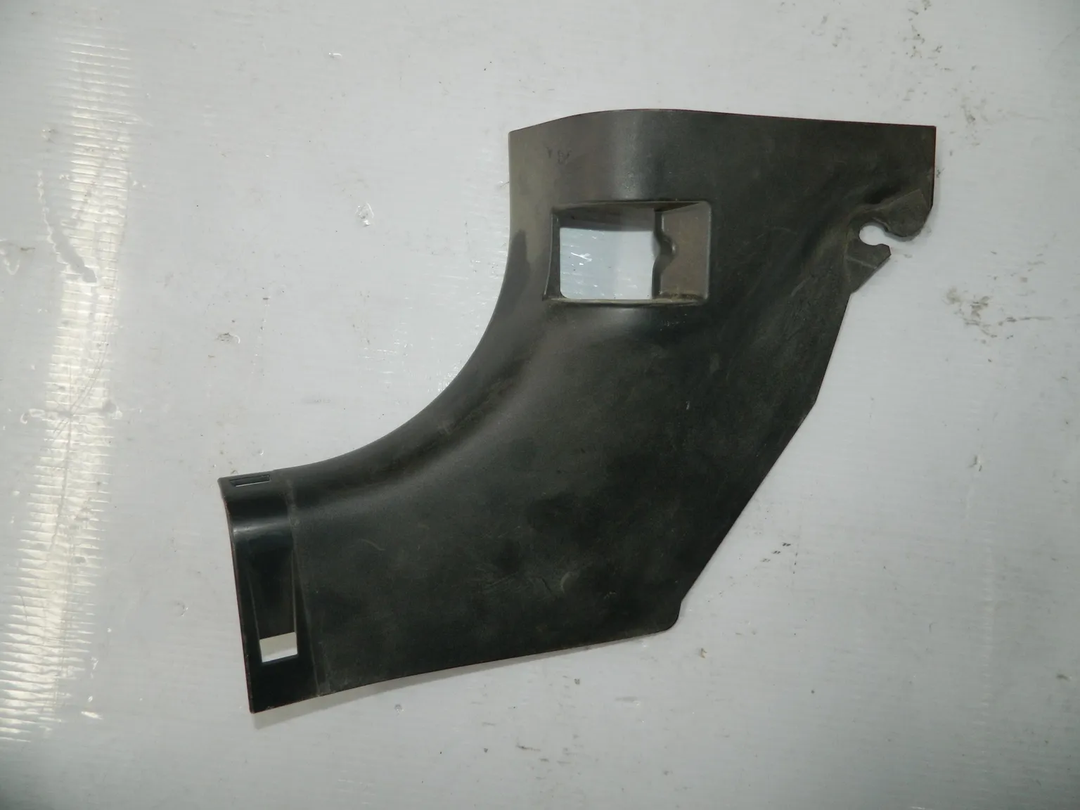 Обшивка стойки MITSUBISHI LANCER CX1A Перед Лев Низ (Контрактный)