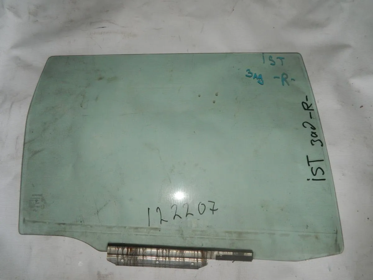 Стекло двери TOYOTA IST Задн. Прав (Контрактный) 122207