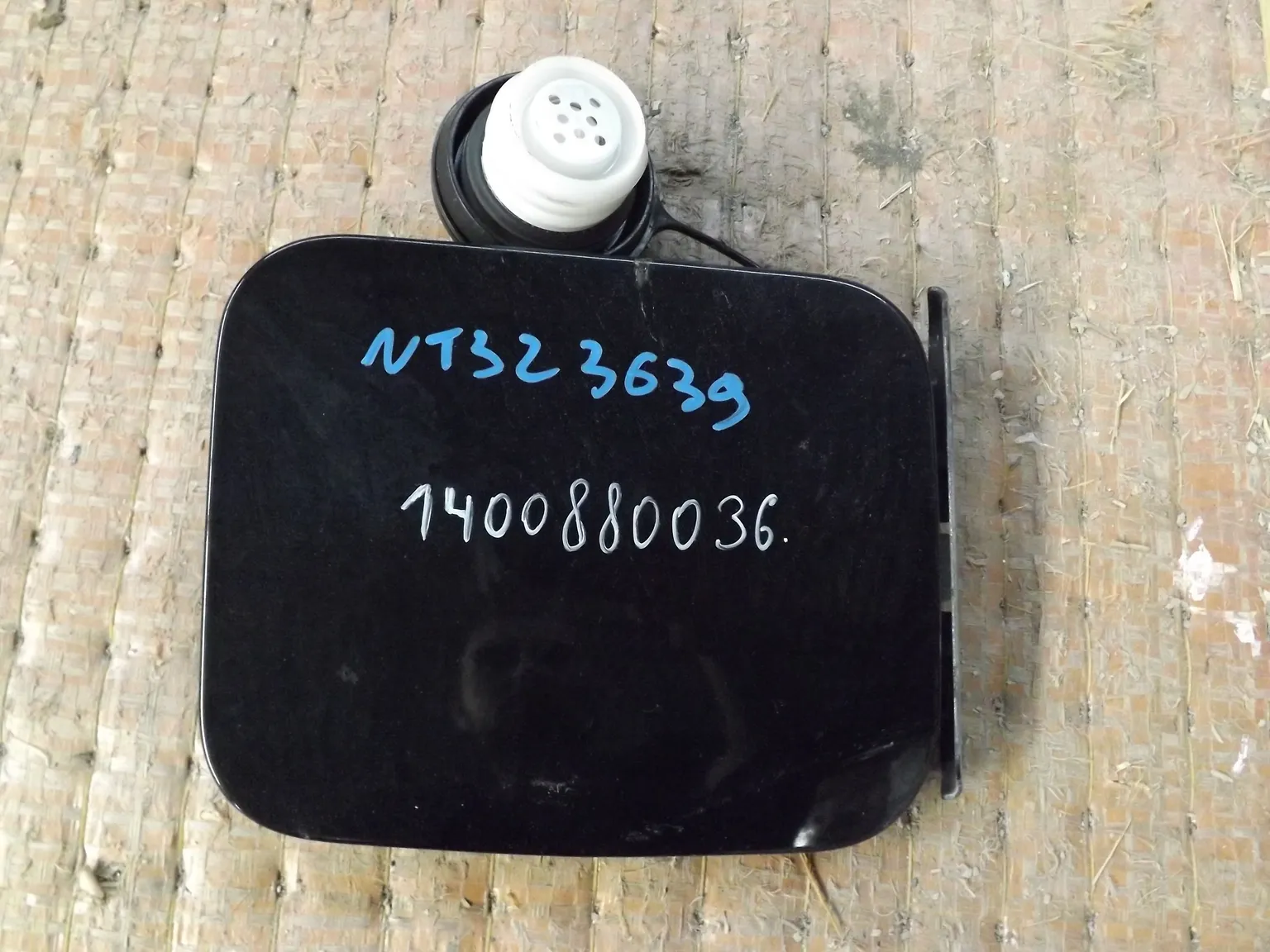 Лючок бензобака NISSAN X-TRAIL NT32 (Контрактный) 1400880036