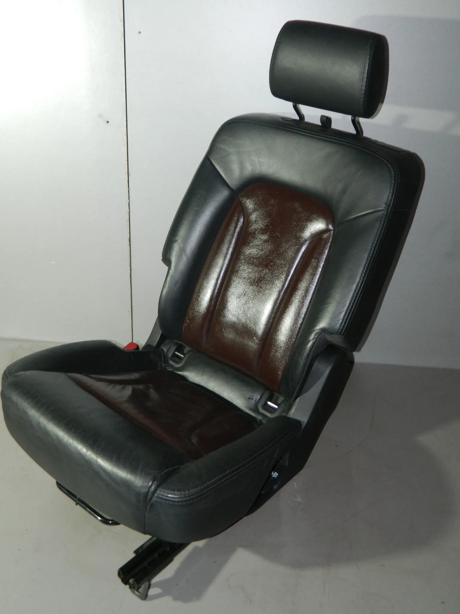 Сиденье AUDI Q7 4L Задн Лев (Б/У) 35020643