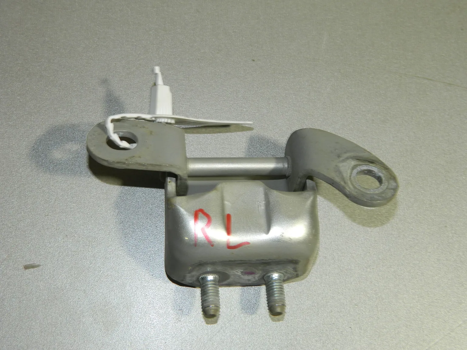 Петля двери TOYOTA COROLLA E120 Зад Лев Верх (Б/У) 45990778