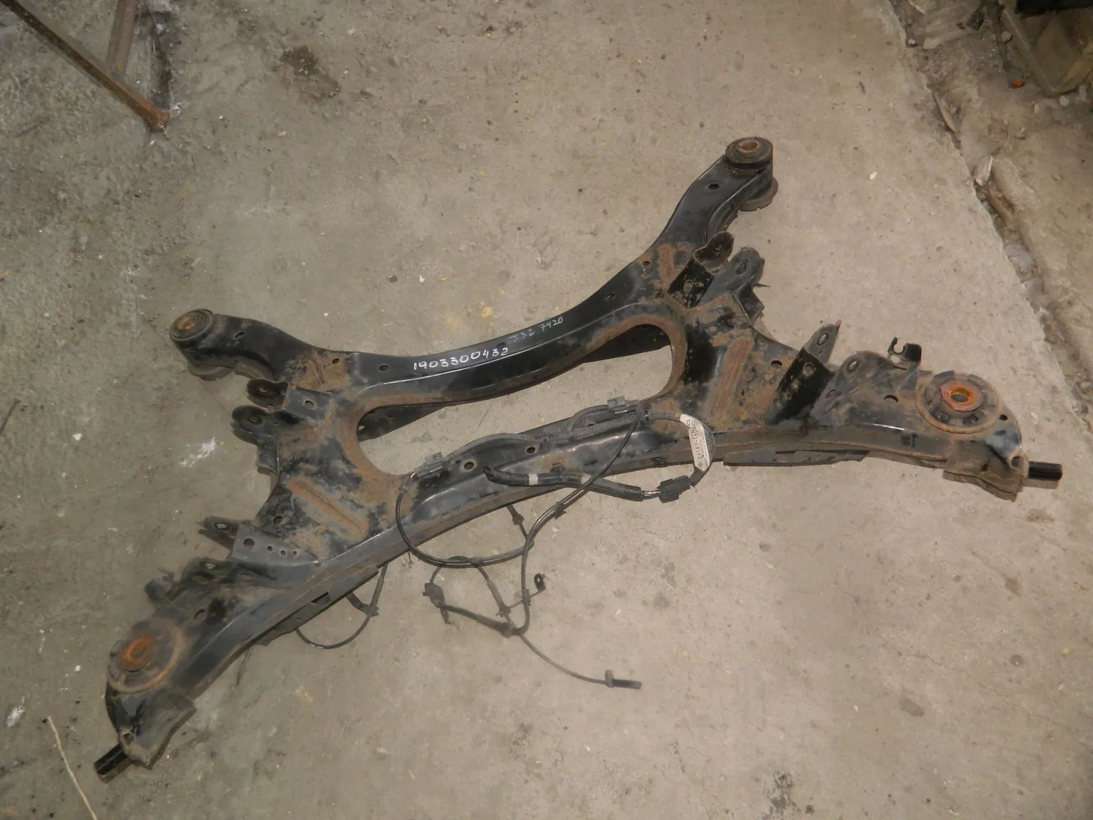 Балка подвески NISSAN TEANA J32 Зад (Контрактный) 1903300432