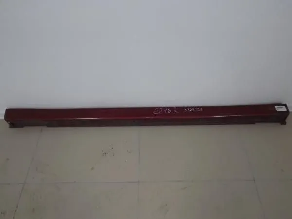 Накладка на порог SUBARU FORESTER SF5 EJ20 Прав (Контрактный)