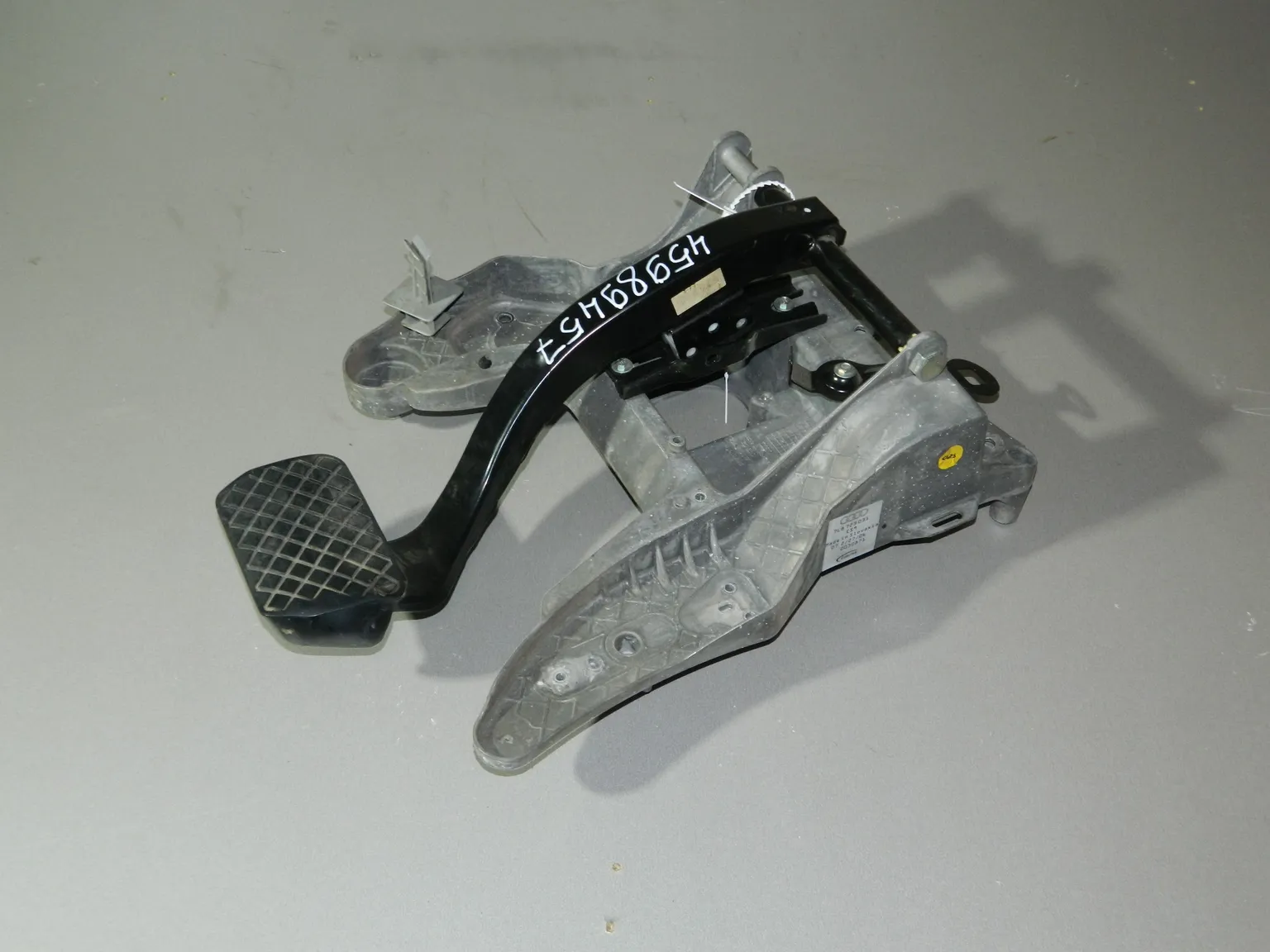 Педаль тормоза AUDI Q7 4L BAR (Б/У)