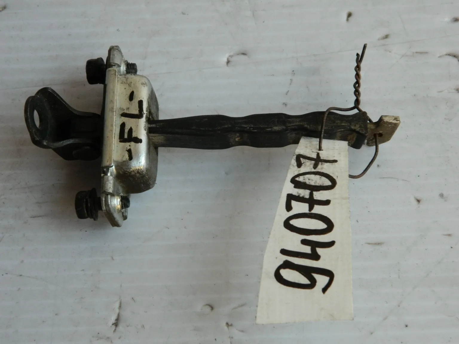 Ограничитель двери HYUNDAI SOLARIS HCR Перед Лев (Б/У)