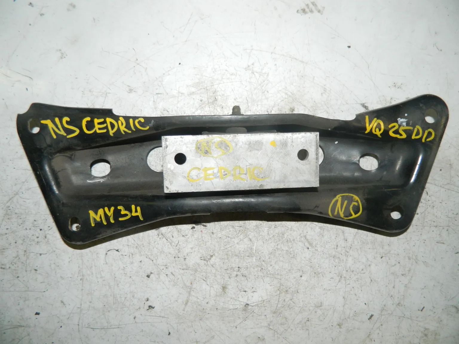 Подушка кпп NISSAN 11320AG000 K1 NISSAN SKYLINE PV35 VQ25DD (Контрактный)