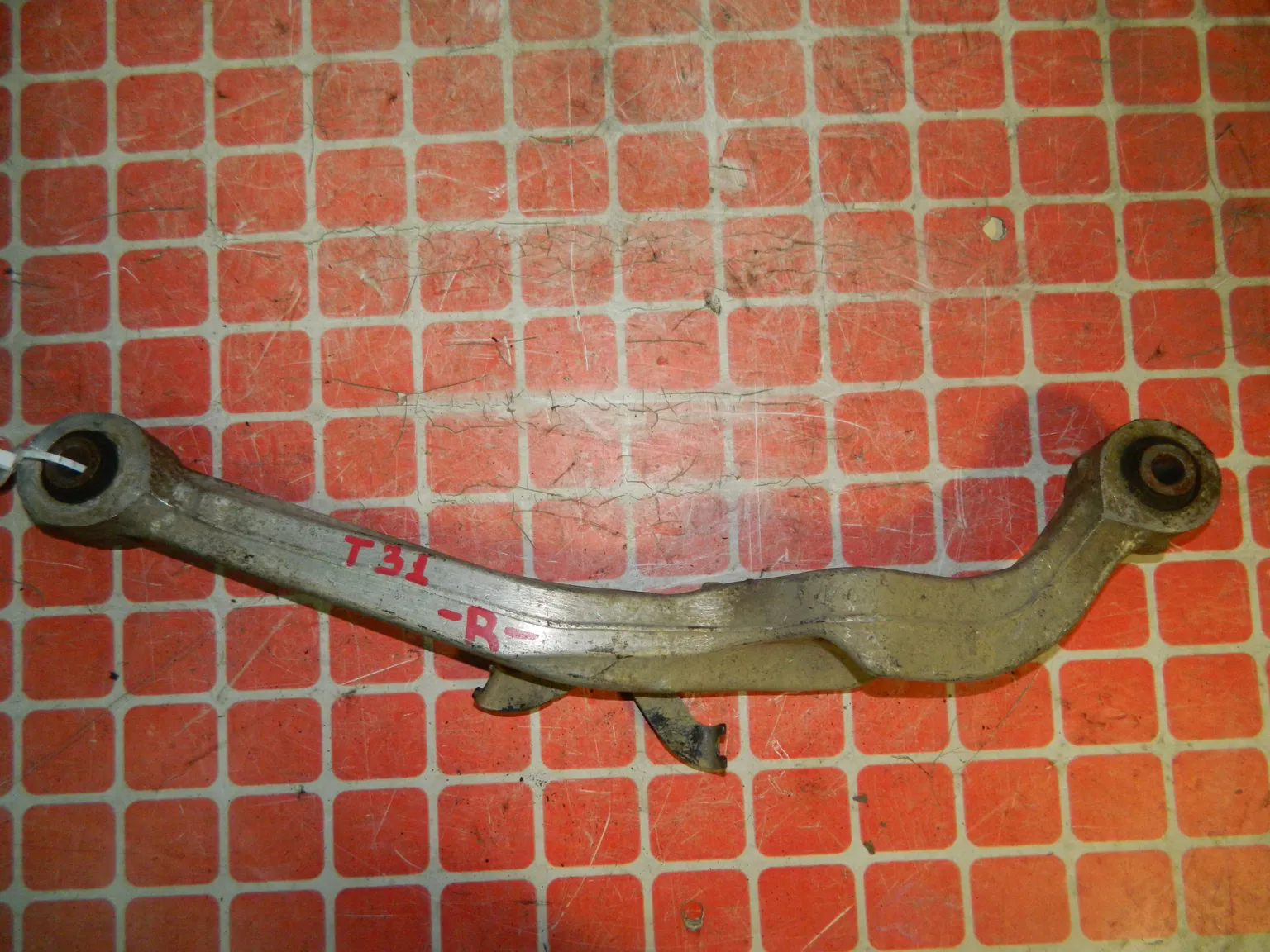 Рычаг подвески NISSAN X-TRAIL T31 Зад Прав Верх (Контрактный) 45980904