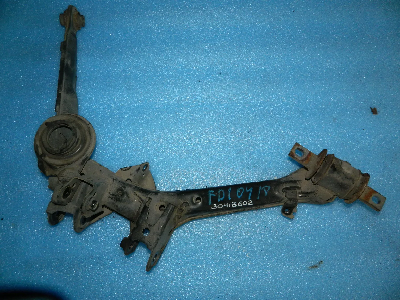 Рычаг подвески HONDA CIVIC FD1 Зад Прав (Контрактный) 30418602