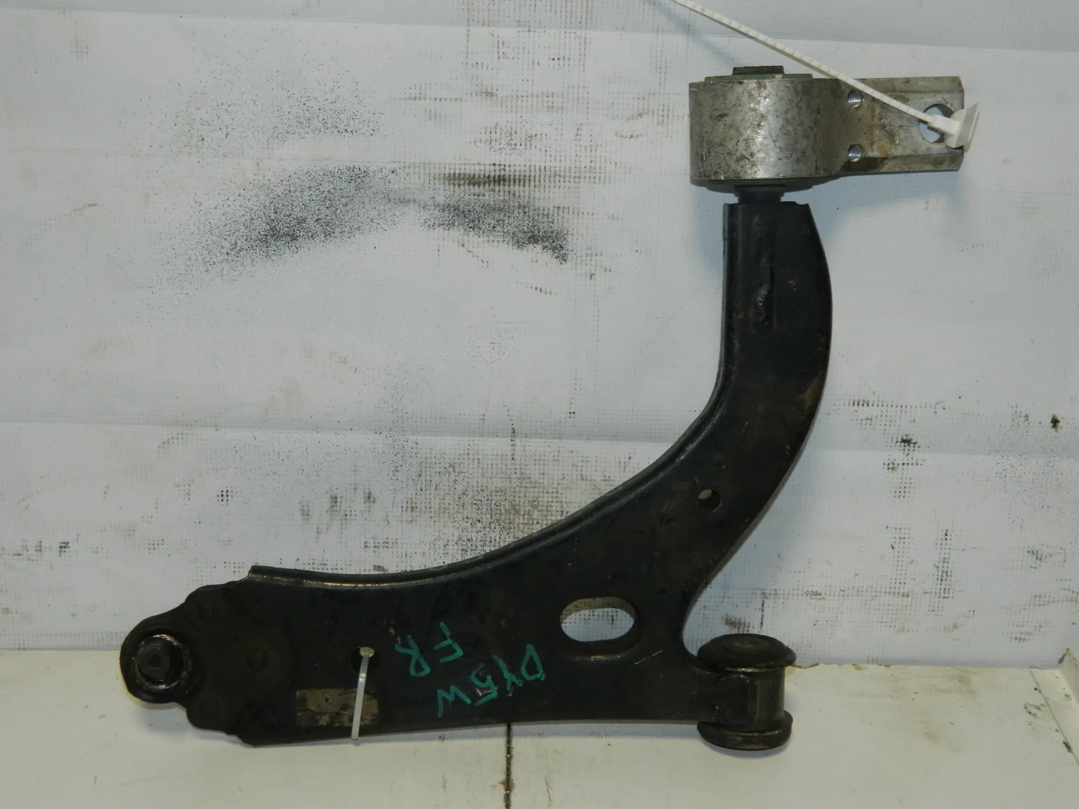 Рычаг подвески MAZDA DEMIO DY5W Перед Прав (Контрактный) 45993591