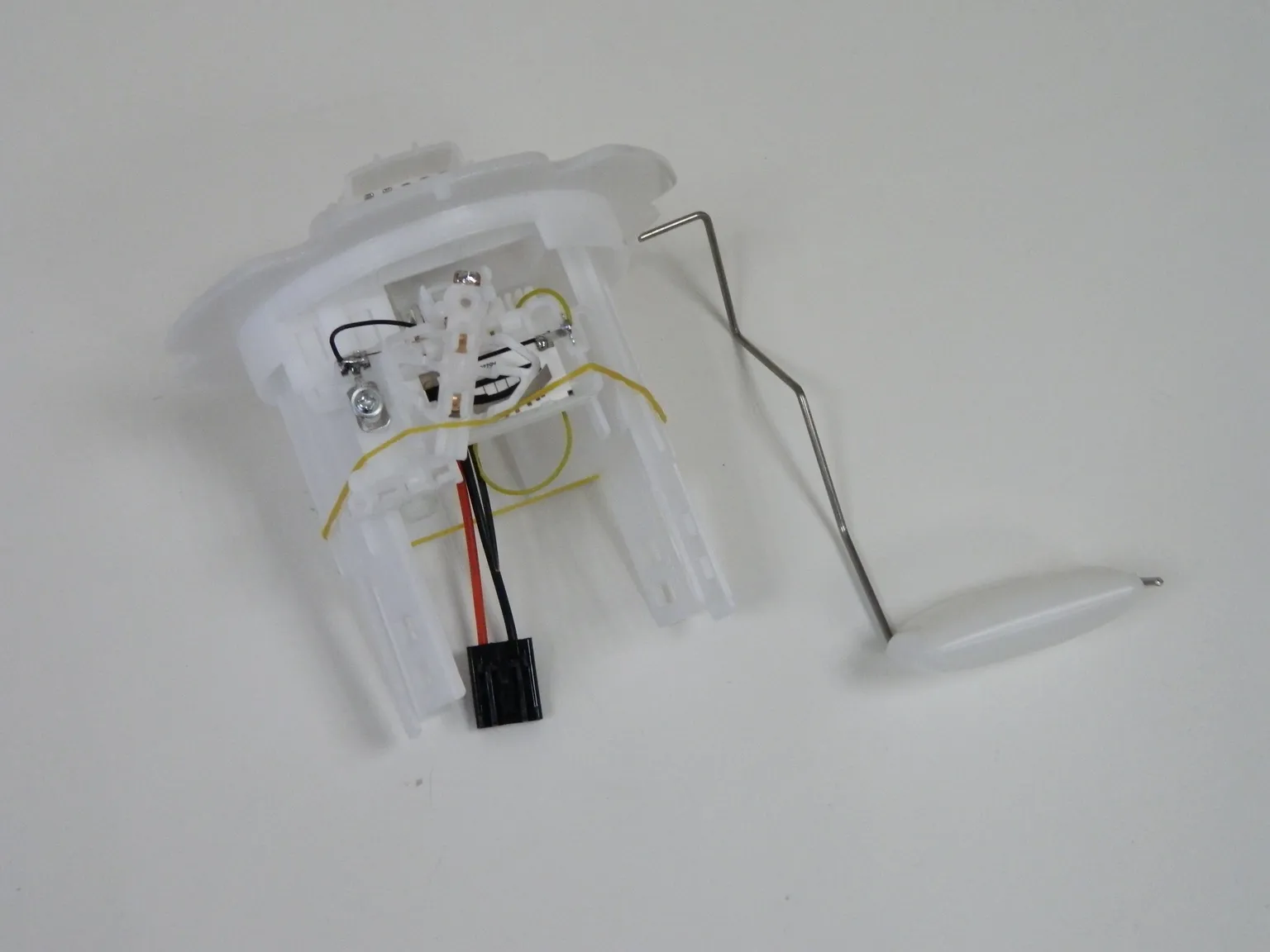 Датчик уровня топлива GENERAL PARTS 250604M400 QG13 QG15 QG18