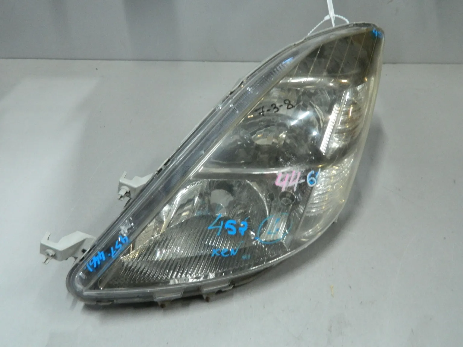 Фара TOYOTA ISIS ZNM10 Перед Лев 4461 (Контрактный) 68000363