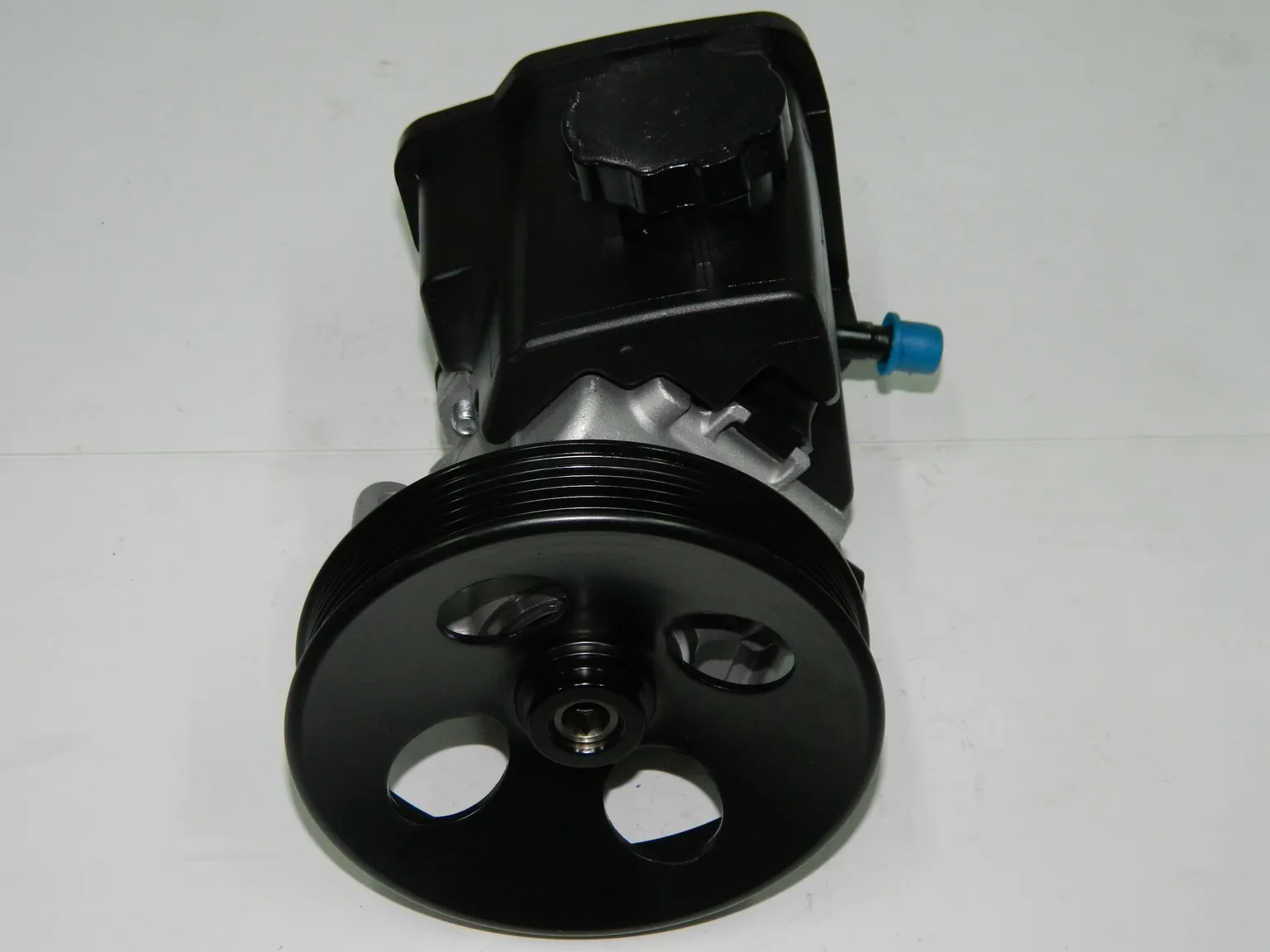 Насос ГУР GENERAL PARTS A0044667001 MERCEDES V-CLASS