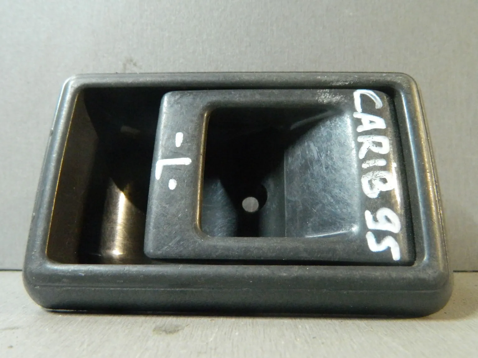 Ручка двери внутренняя TOYOTA SPRINTER CARIB AE95 Прав (Контрактный) 81528323 6927810010