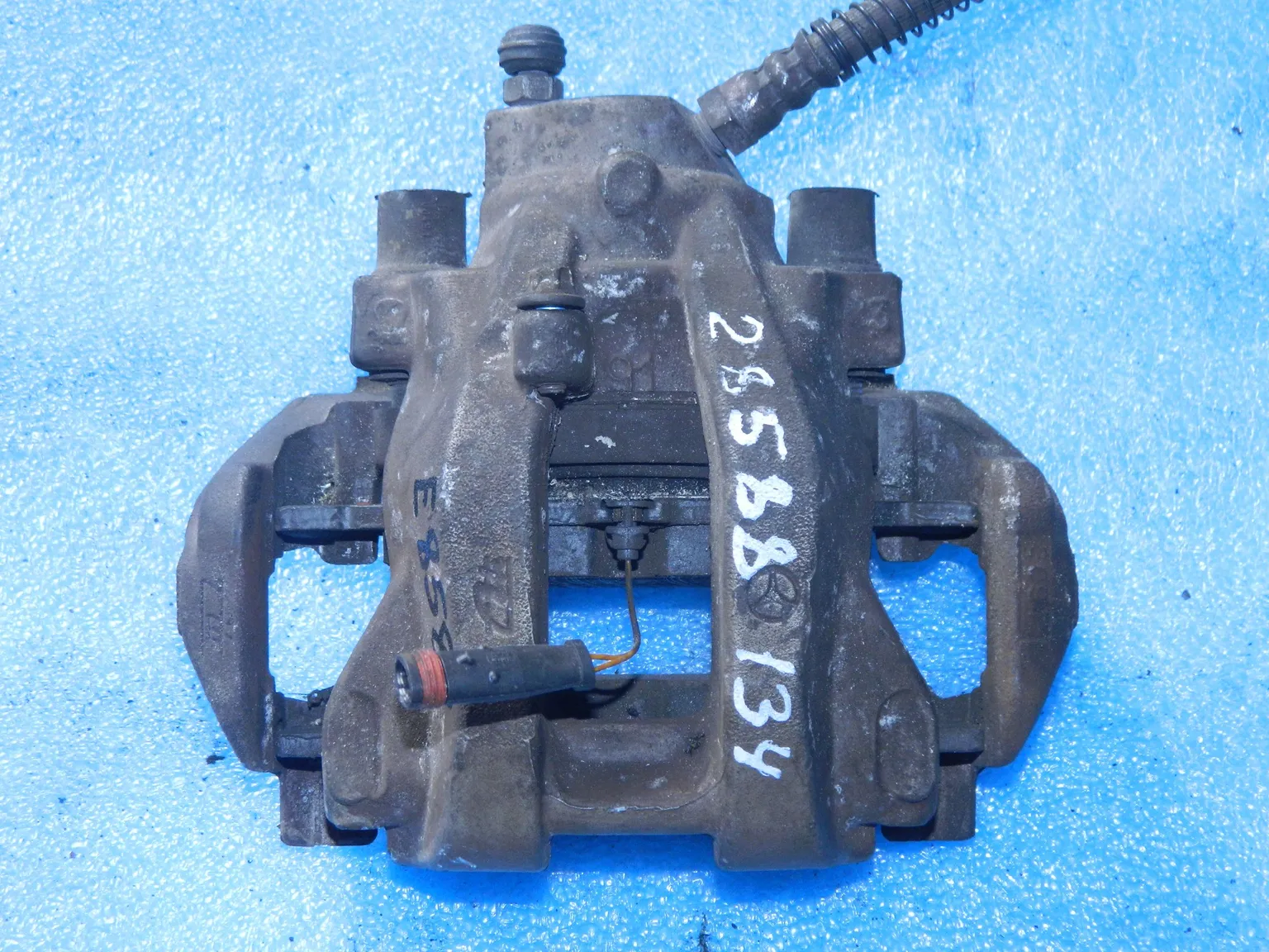 Суппорт MERCEDES-BENZ S-Class W211 Зад Прав (Контрактный) 28588134