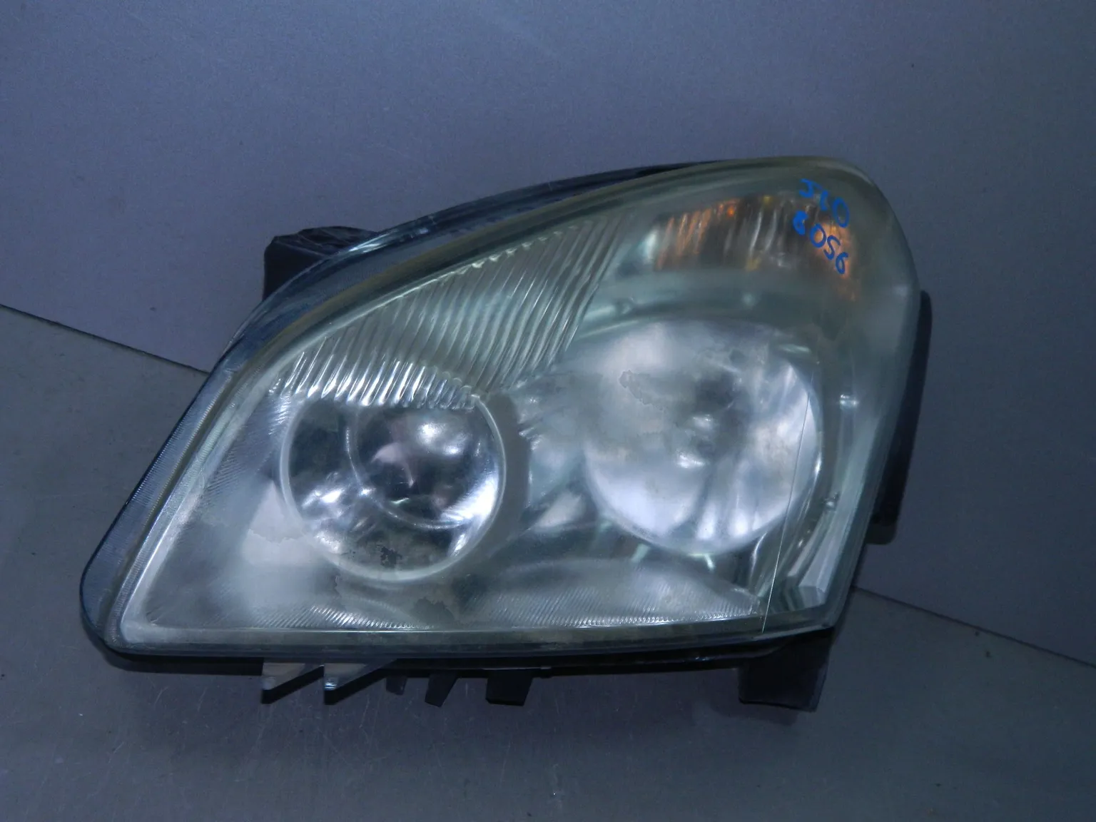 Фара NISSAN QASHQAI J10 Перед Лев (Контрактный) 102233100