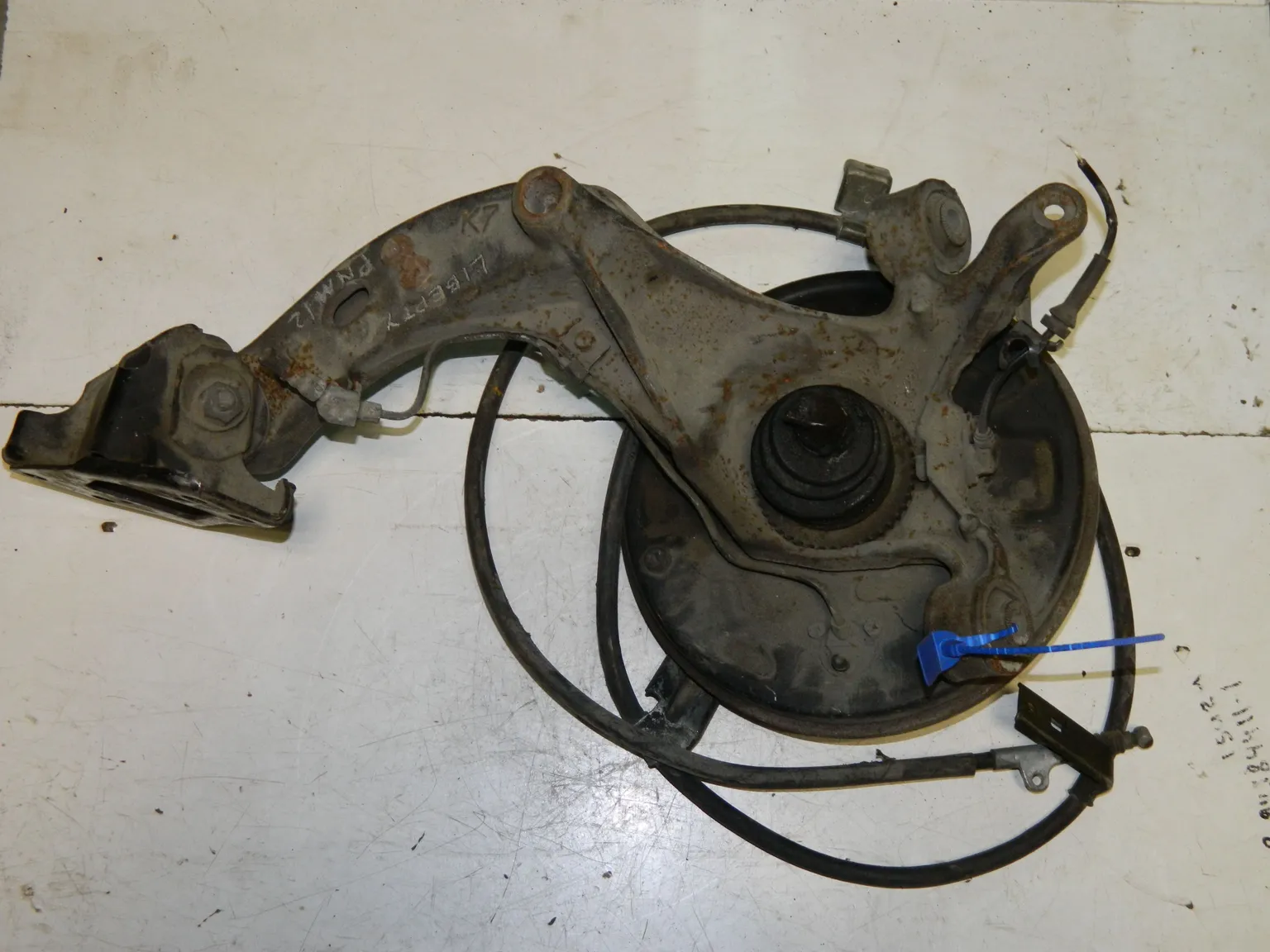 Ступица NISSAN LIBERTY PNM12 Зад Лев (Контрактный) 69838499