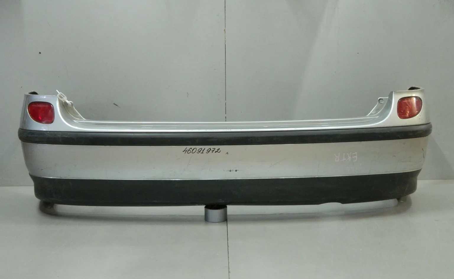 Бампер задний NISSAN TINO V10 (Контрактный) 46091972