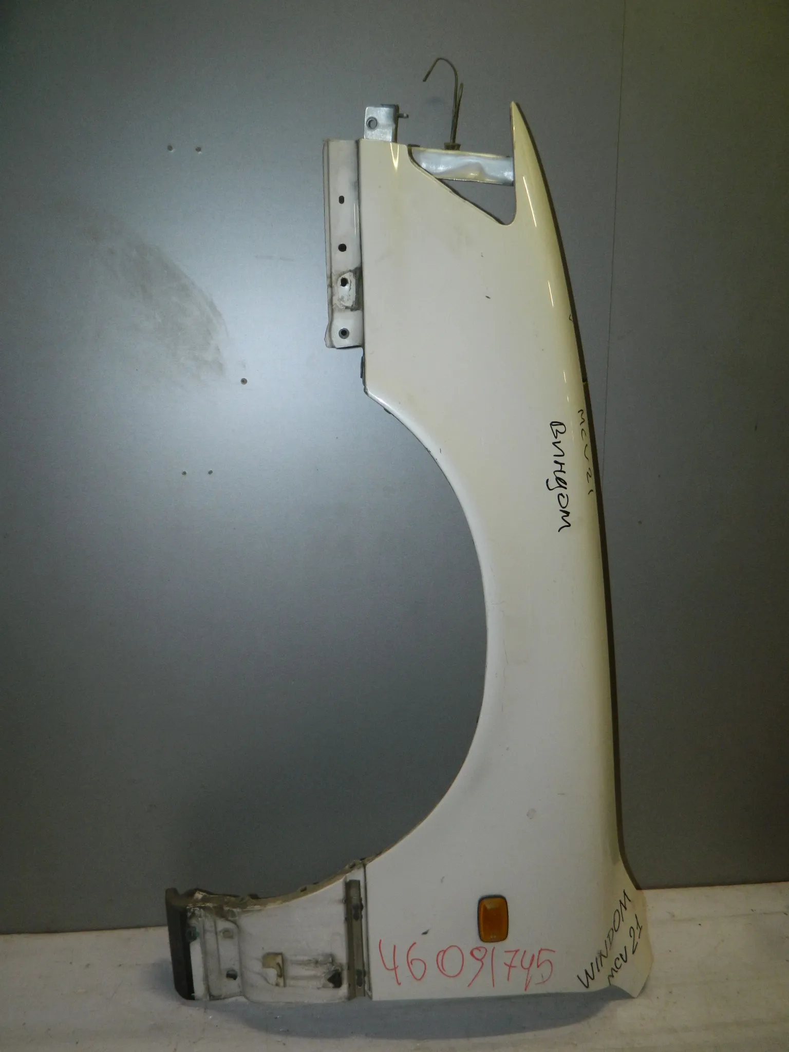 Крыло TOYOTA WINDOM MCV21 Перед Лев (Контрактный) 46091745