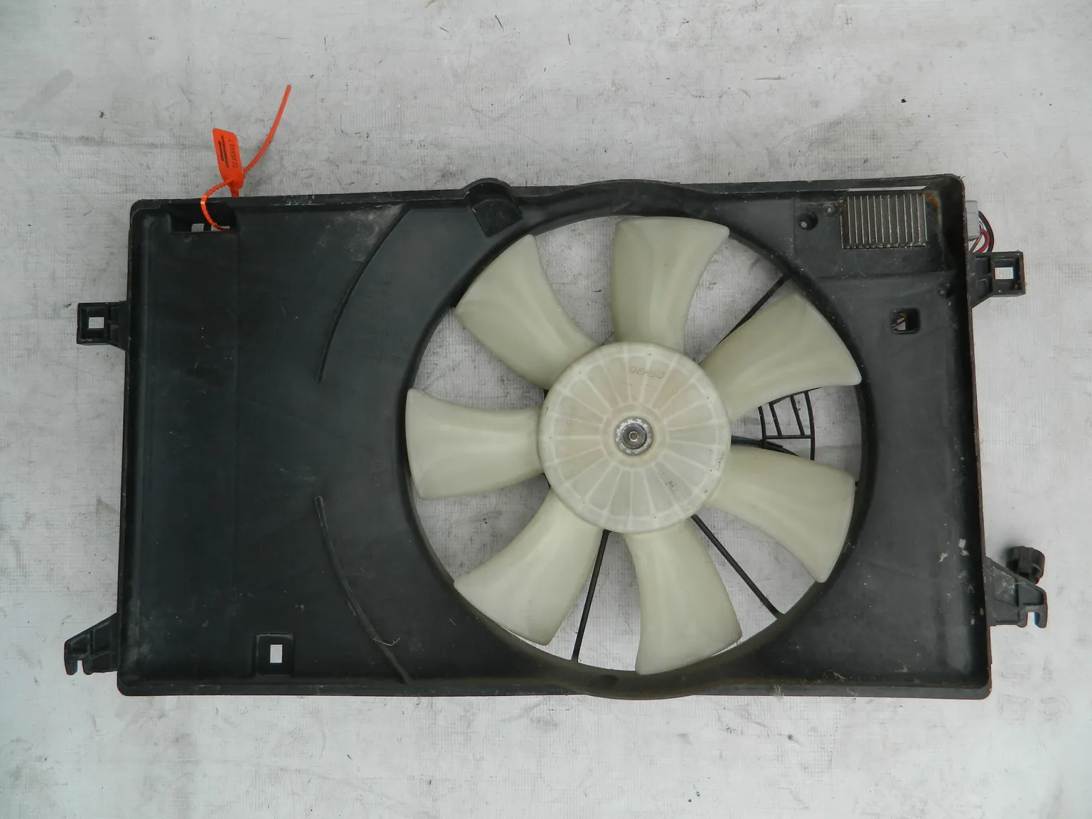 Диффузор радиатора MAZDA PREMACY CREW (Контрактный) 72355017