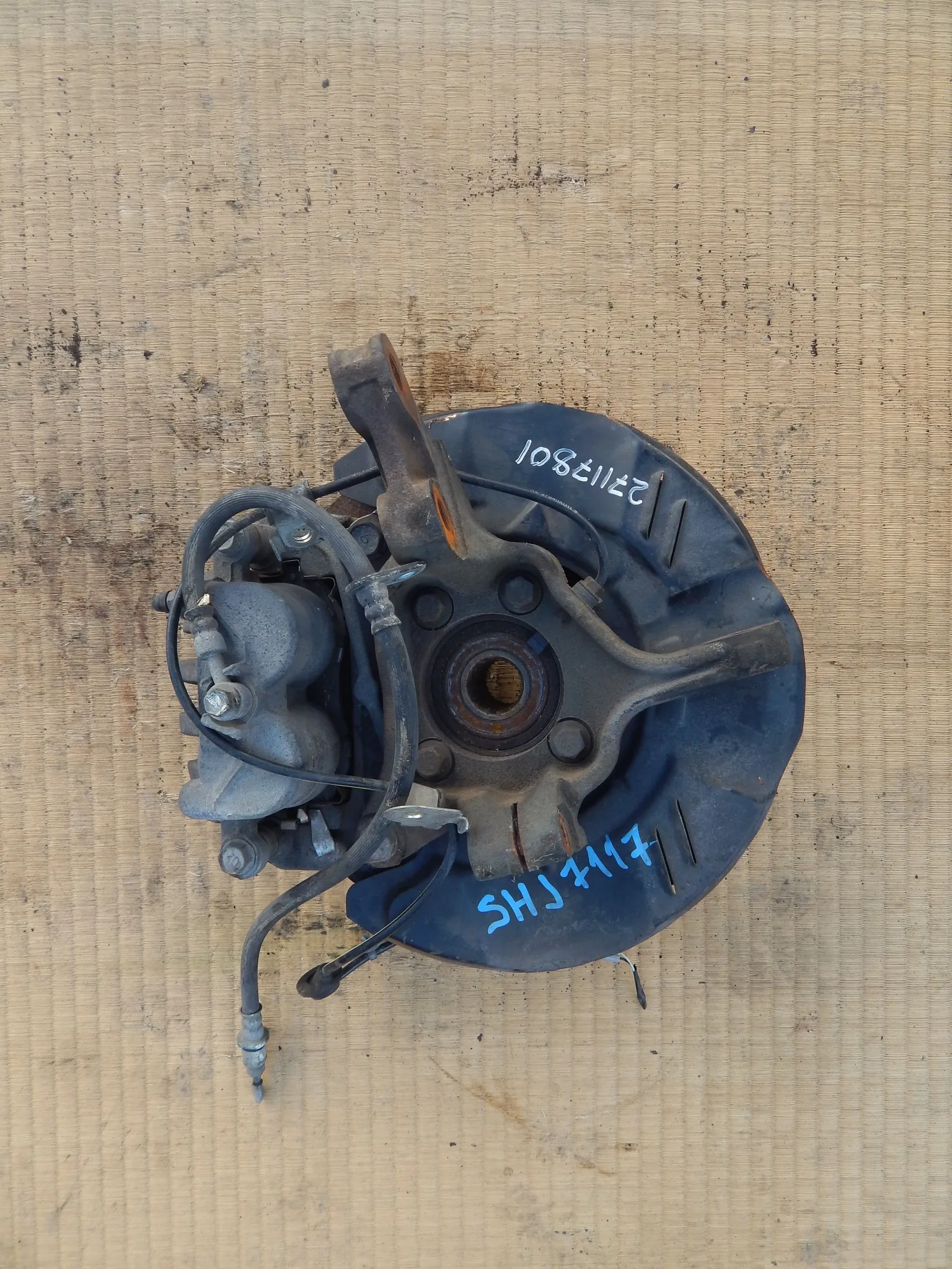 Ступица SUBARU FORESTER SHJ Перед Лев (Контрактный) 27117801